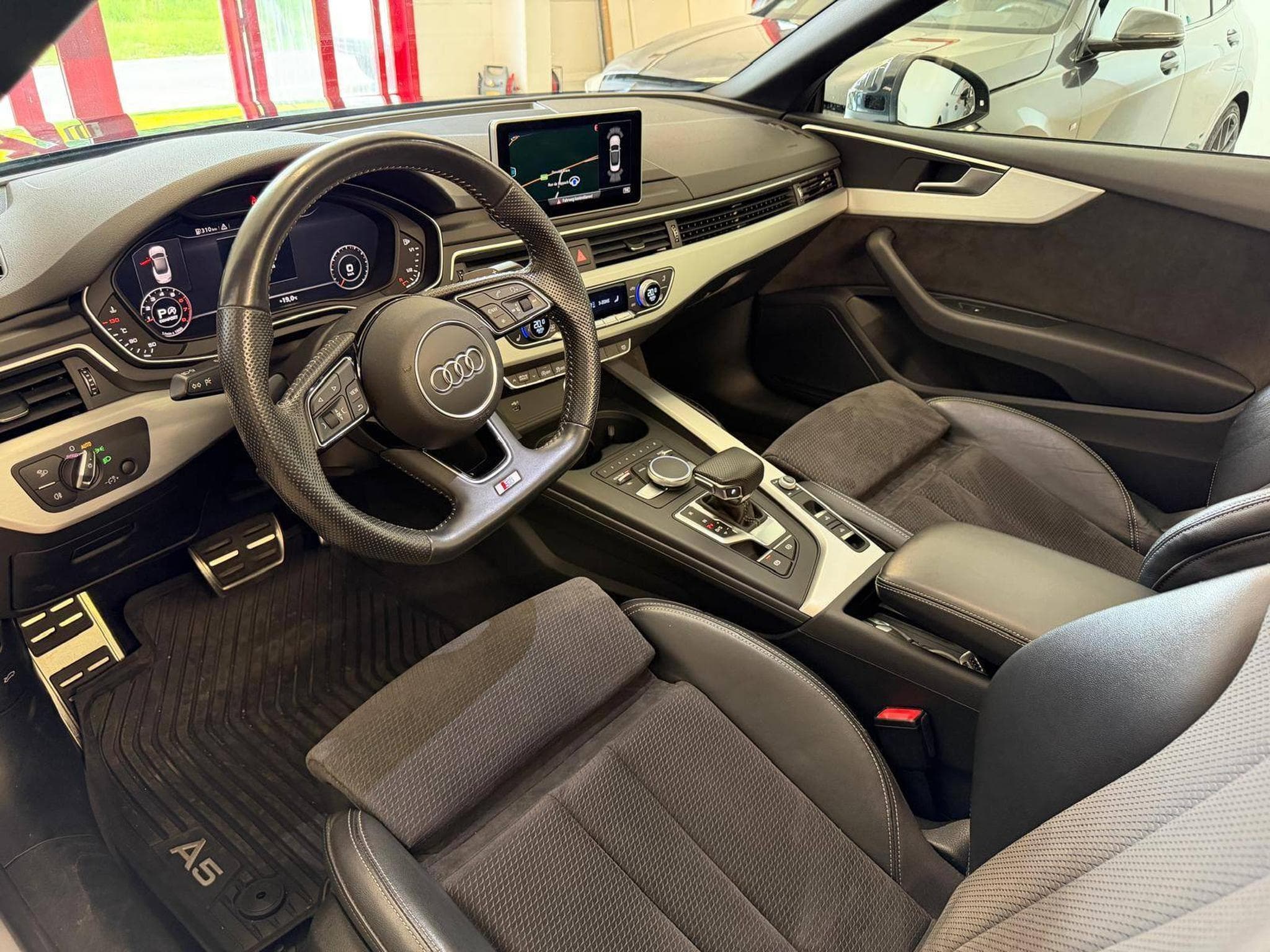 Audi A5 Cabriolet 40 TFSI S-Line (2019) - Photo 9