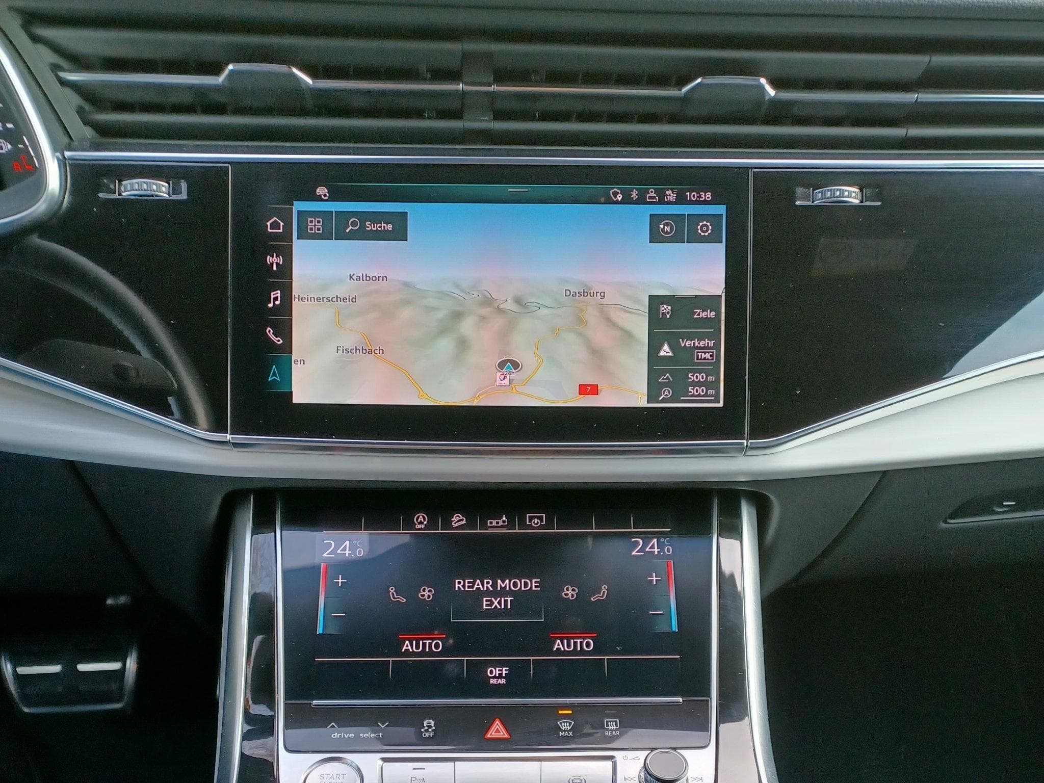 Audi Q8 S-LINE (2019) - Photo 4