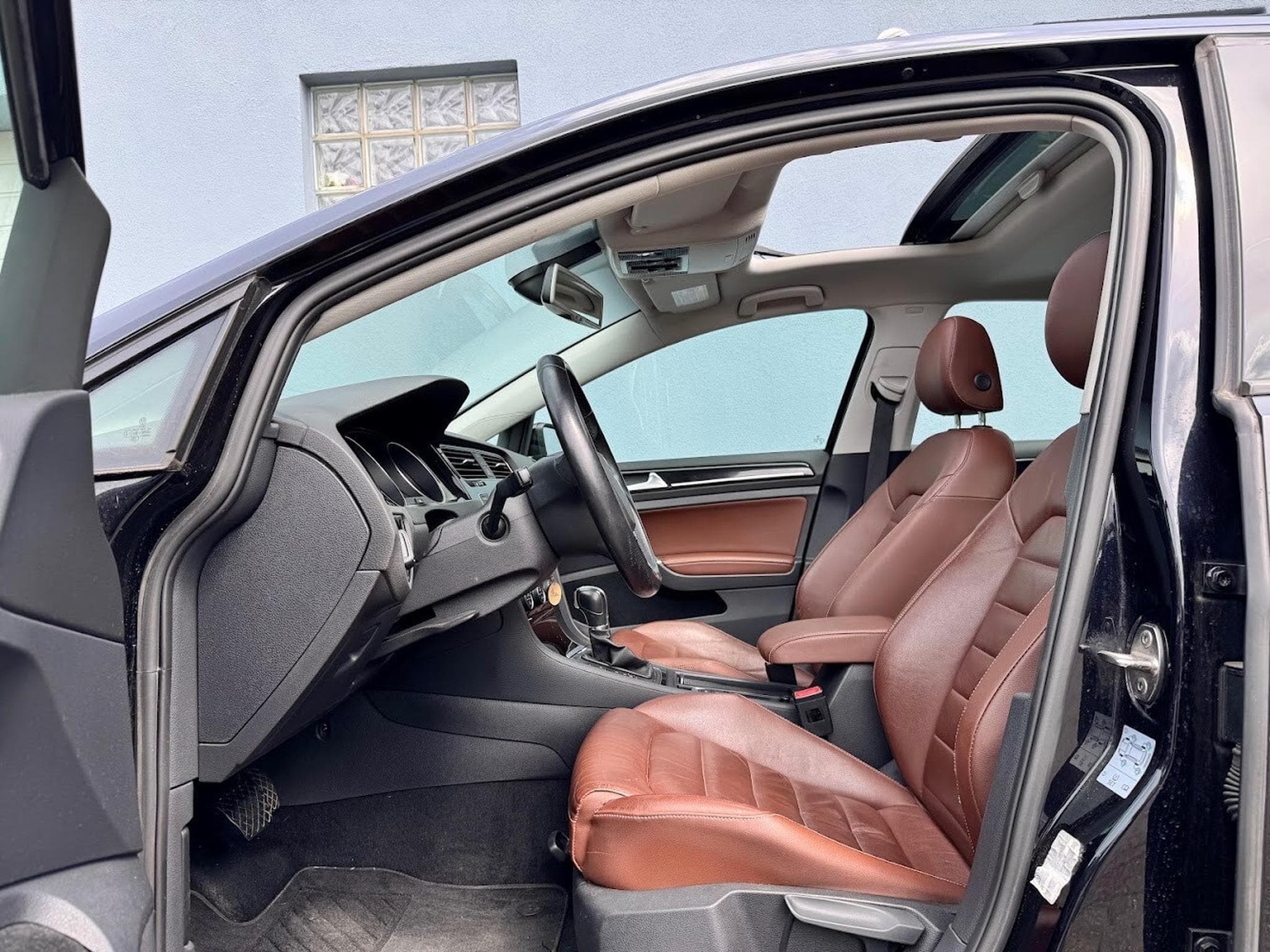 VW Golf 1.6 TDI 105 DSG TOIT OUVRANT (2013) - Photo 9