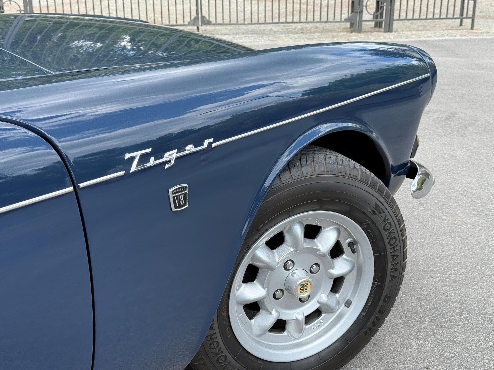 Sunbeam Alpine Tiger 4.2L V8 Convertible (1965) - Photo 5