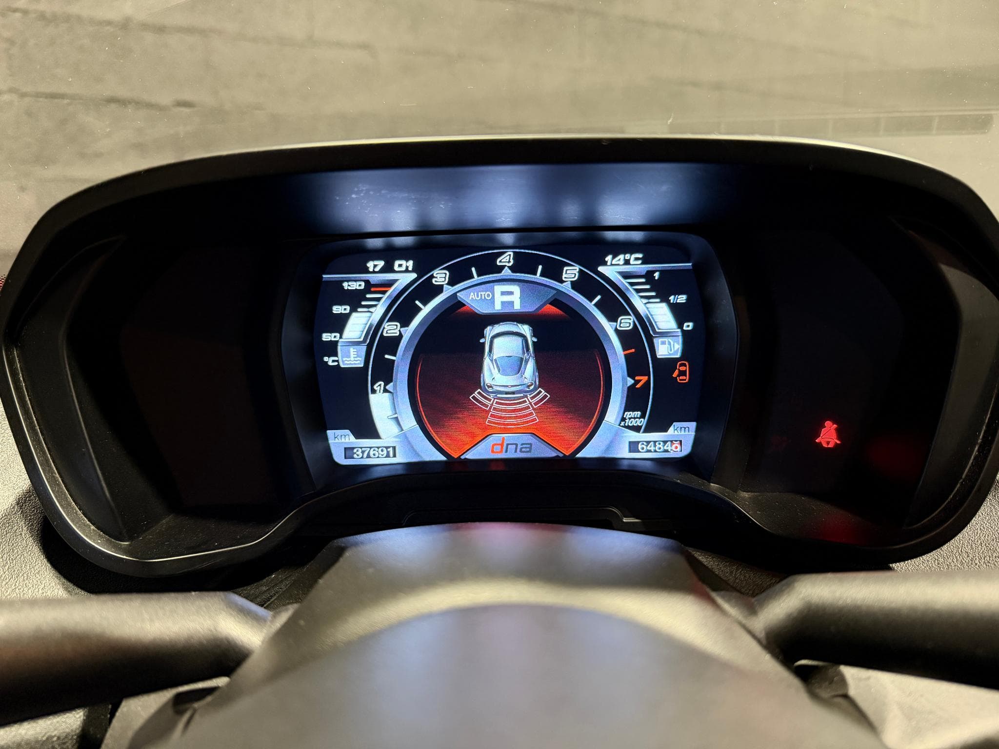 Alfa-Romeo 4C 1750 Tbi 240 ch TCT Standard Edition (2015) - Photo 15