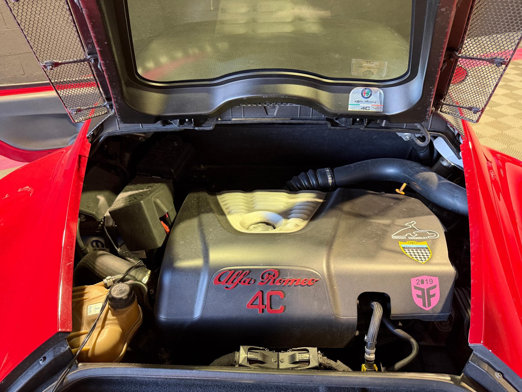 Alfa-Romeo 4C 1750 Tbi 240 ch TCT Standard Edition (2015) - Photo 8