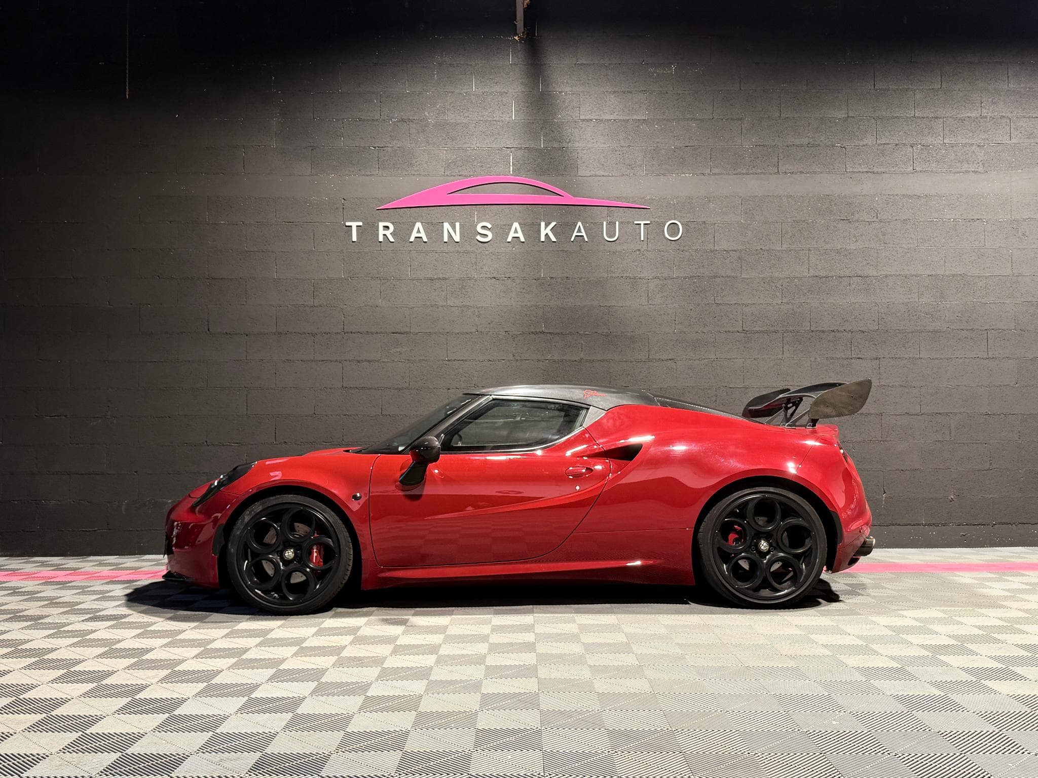 Alfa-Romeo 4C 1750 Tbi 240 ch TCT Standard Edition (2015) - Photo 2