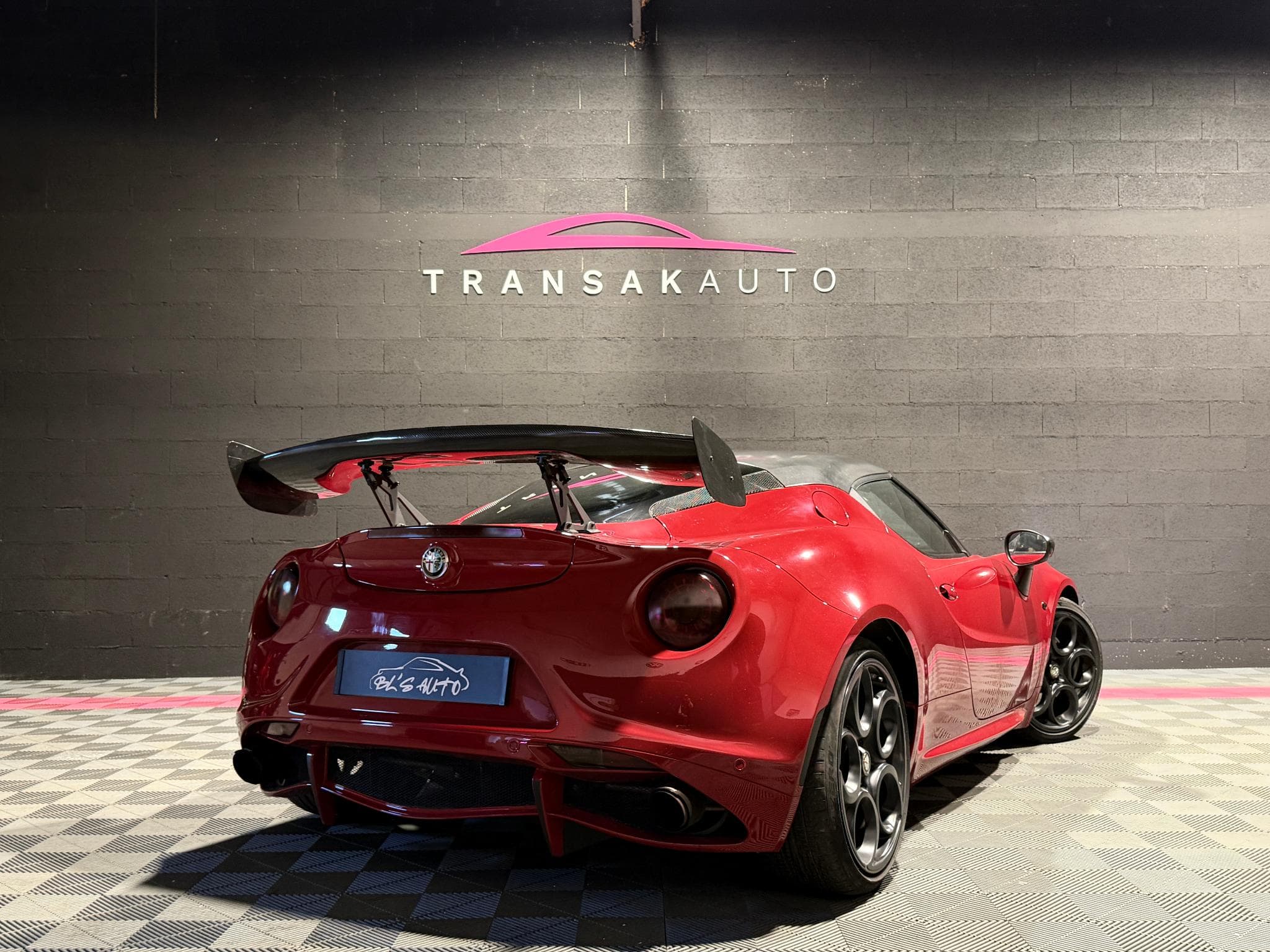 Alfa-Romeo 4C 1750 Tbi 240 ch TCT Standard Edition (2015) - Photo 6