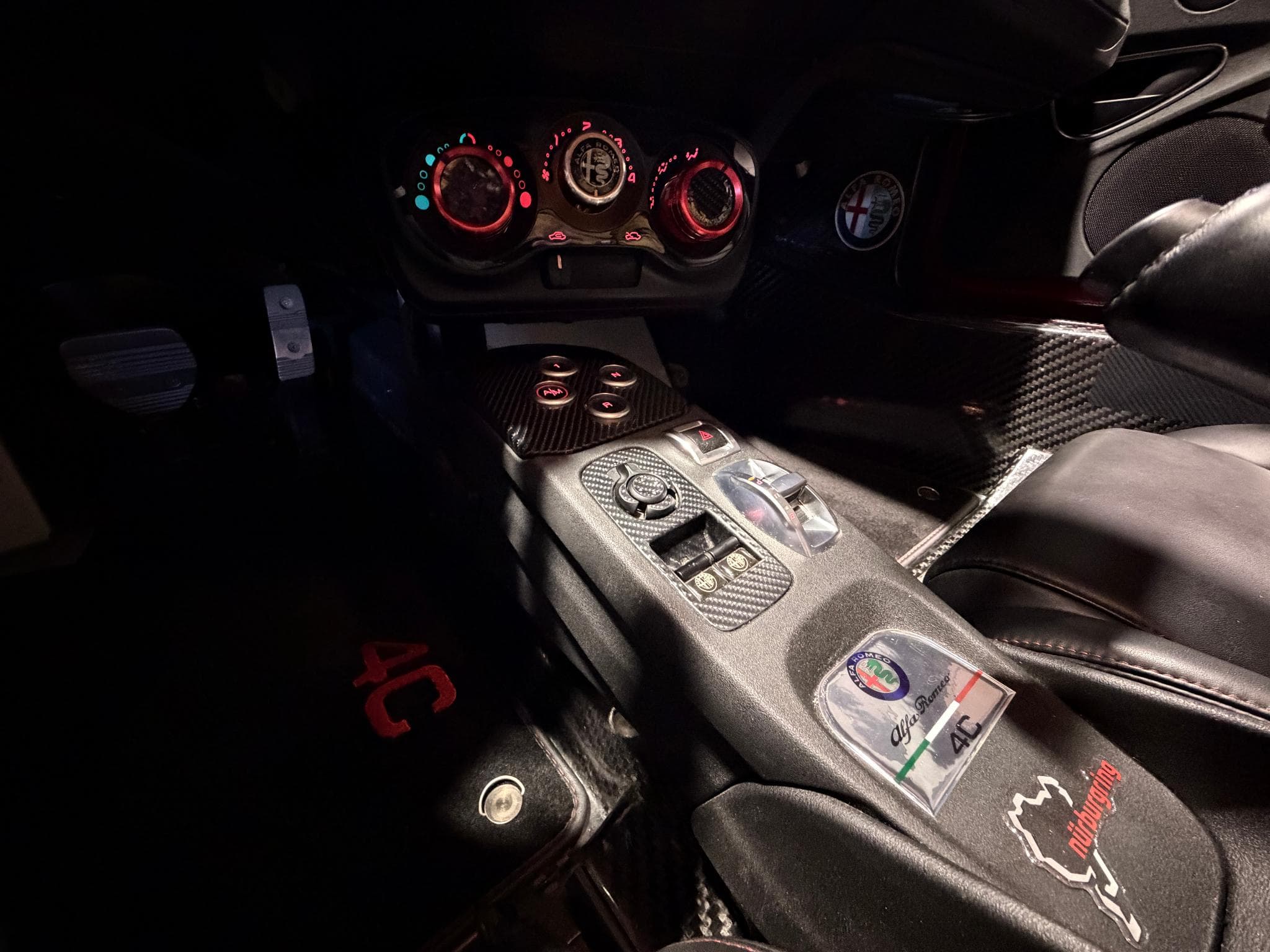 Alfa-Romeo 4C 1750 Tbi 240 ch TCT Standard Edition (2015) - Photo 13