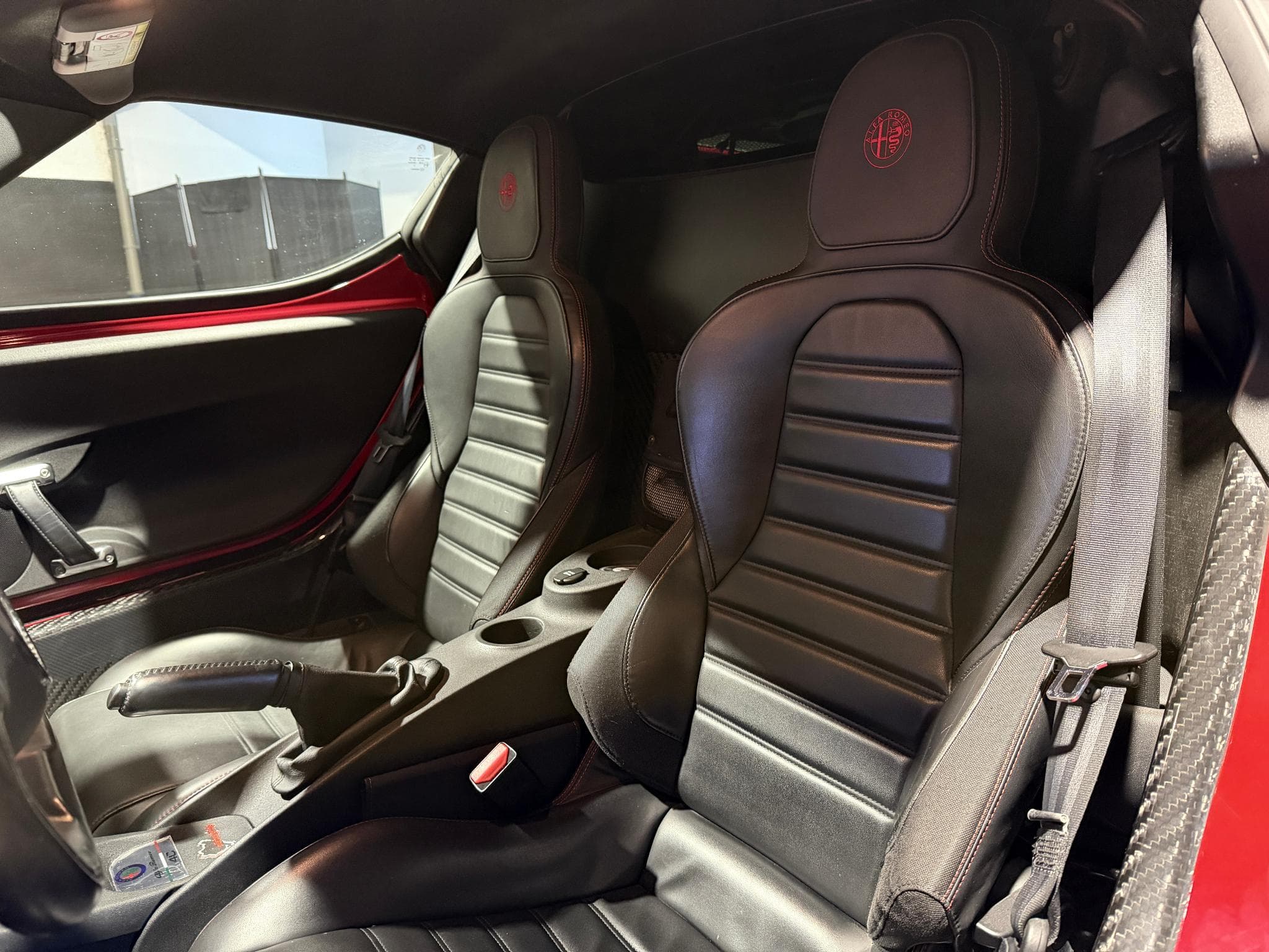 Alfa-Romeo 4C 1750 Tbi 240 ch TCT Standard Edition (2015) - Photo 11