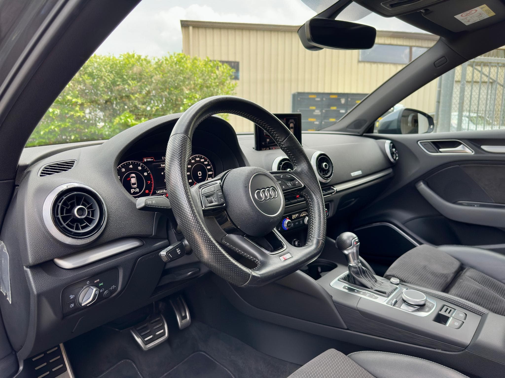 Audi A3 S line 1.4 TFSI 150 ch S tronic 7 (2017) - Photo 14
