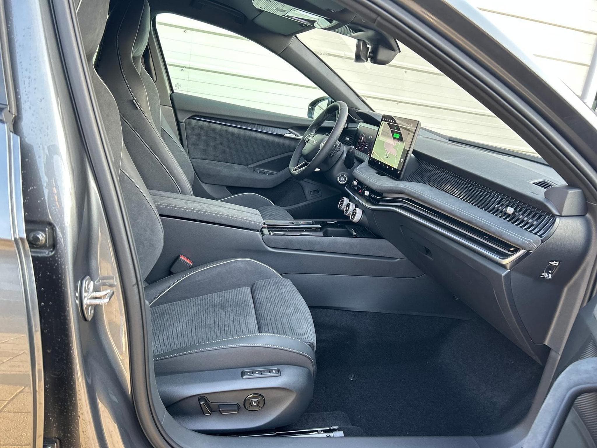 Skoda Superb Sportline (2026) - Foto 10