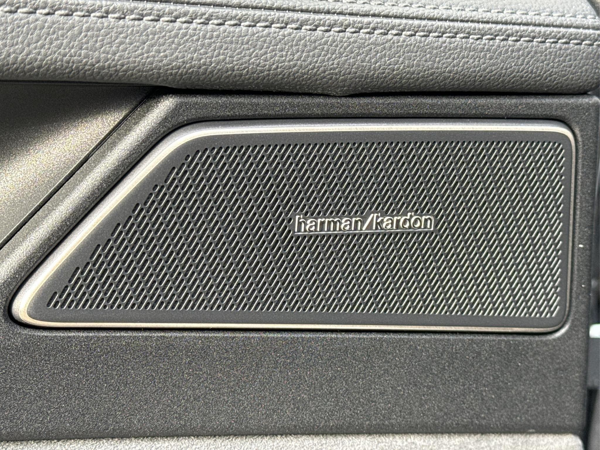 VW Passat Variant R-Line (2026) - Photo 14