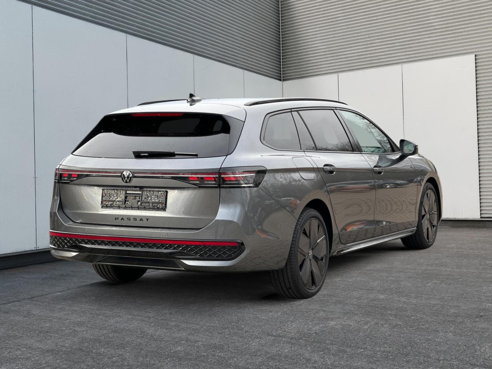 VW Passat Variant R-Line (2026) - Photo 3
