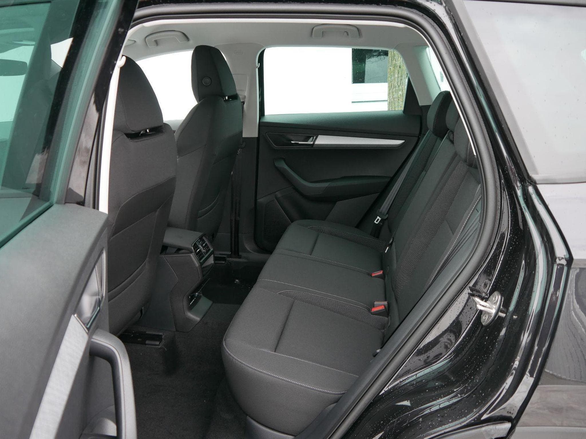Skoda Karoq Selection 2.0 TDI DSG 4x4 (2026) - Photo 9