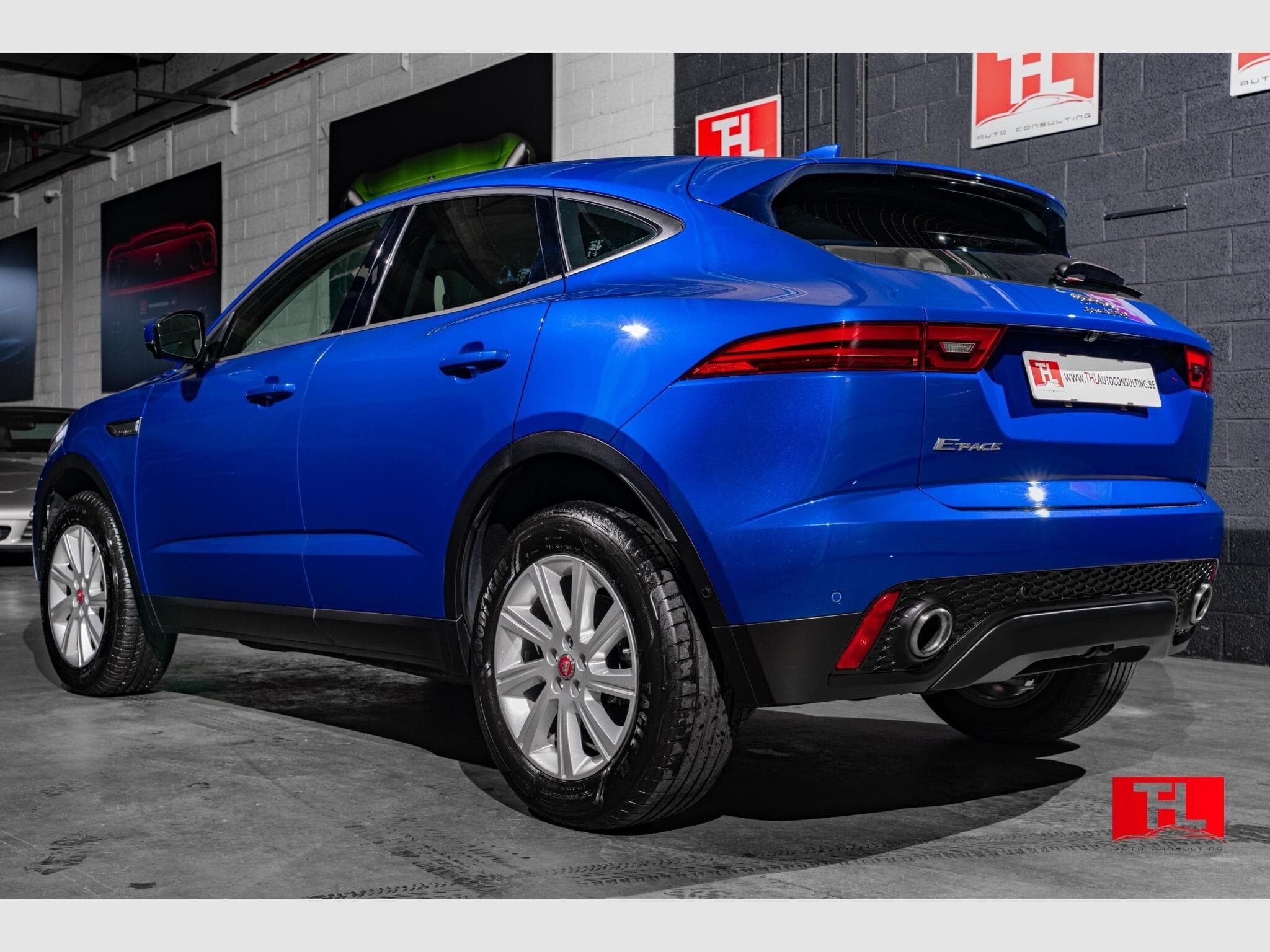 Jaguar E-Pace P250 S AWD (2018) - Photo 3