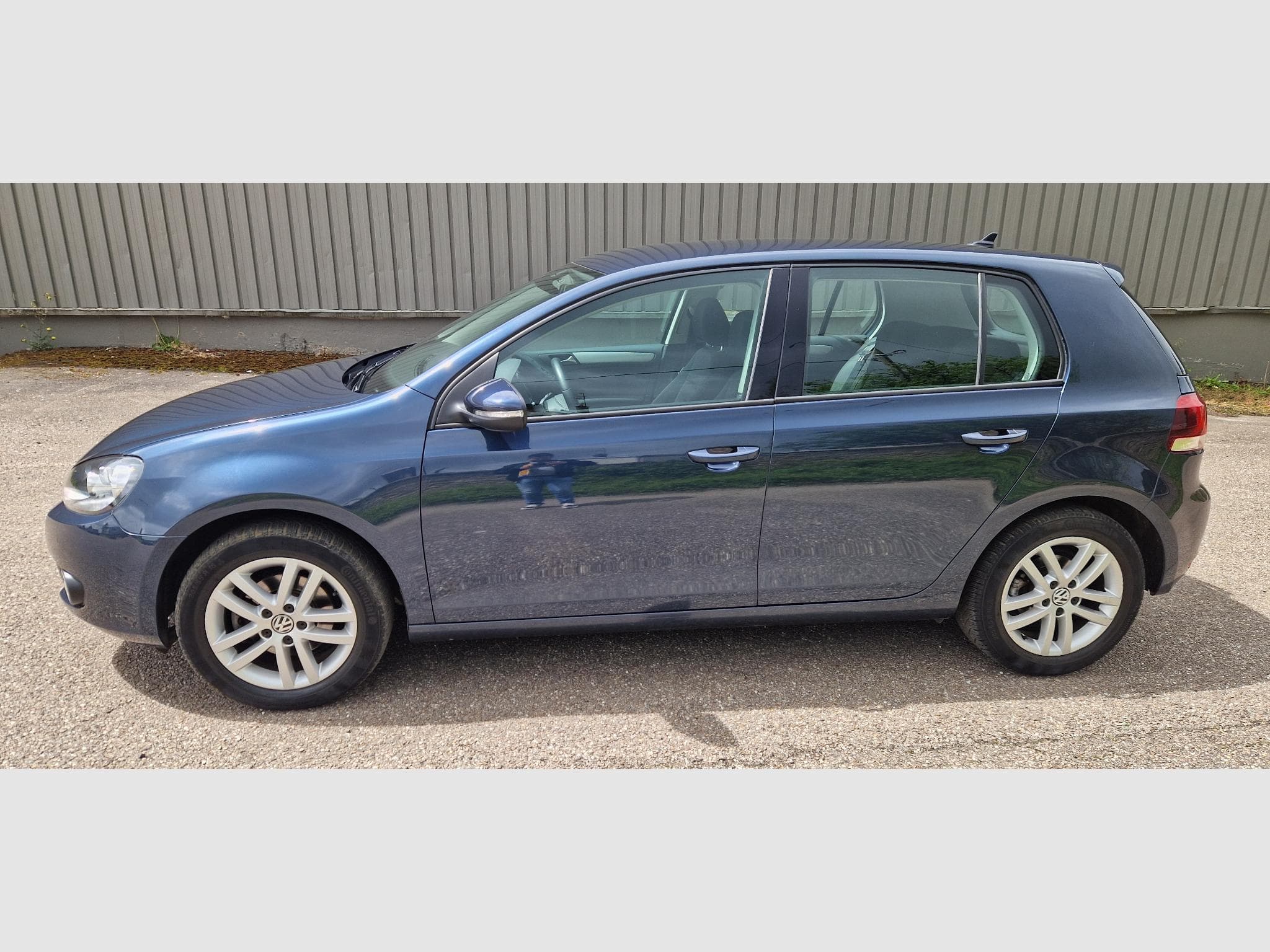 VW Golf VI 1.6 tdi DSG 105ch Highline (2011) - Photo 2