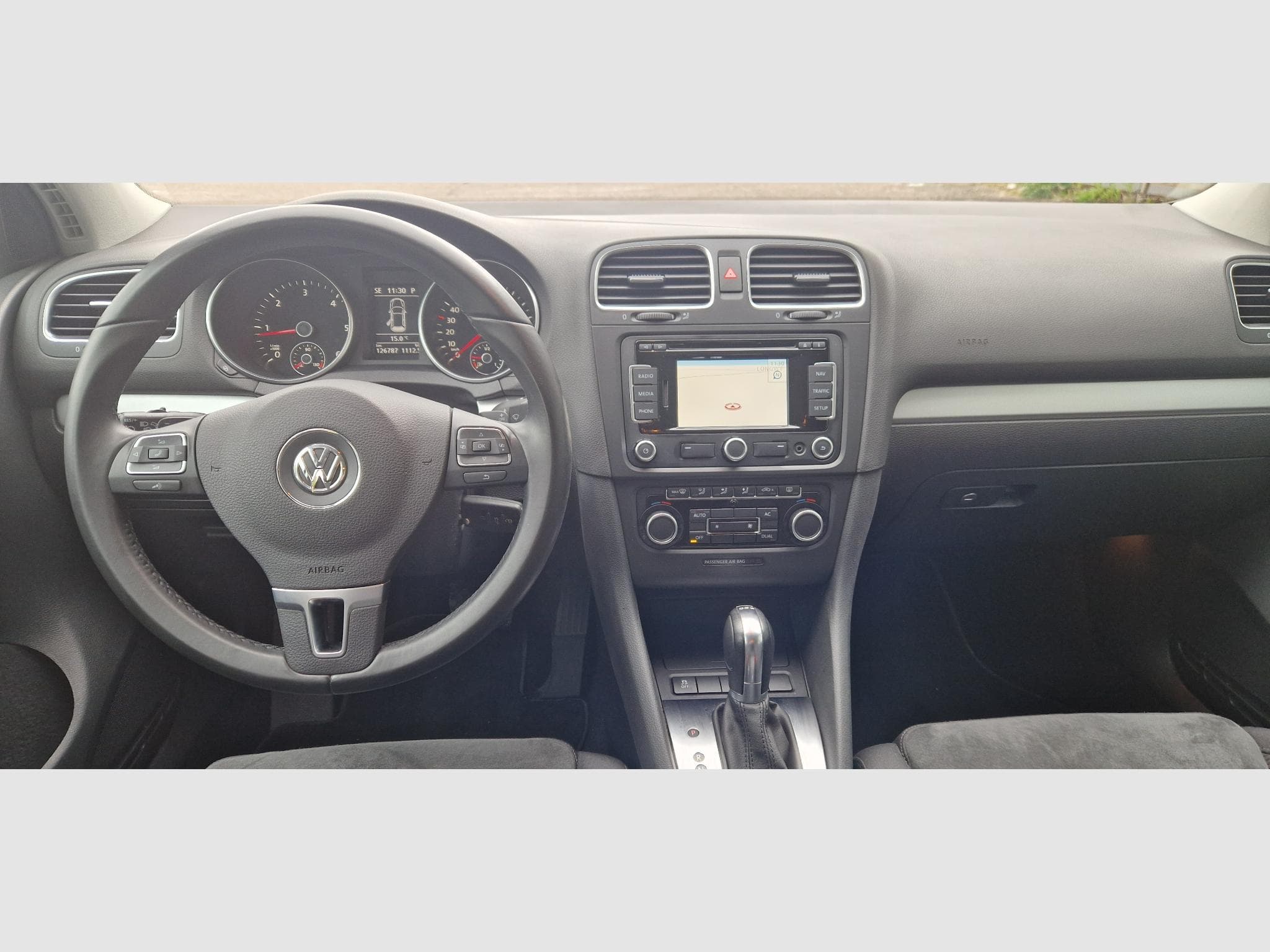 VW Golf VI 1.6 tdi DSG 105ch Highline (2011) - Photo 13