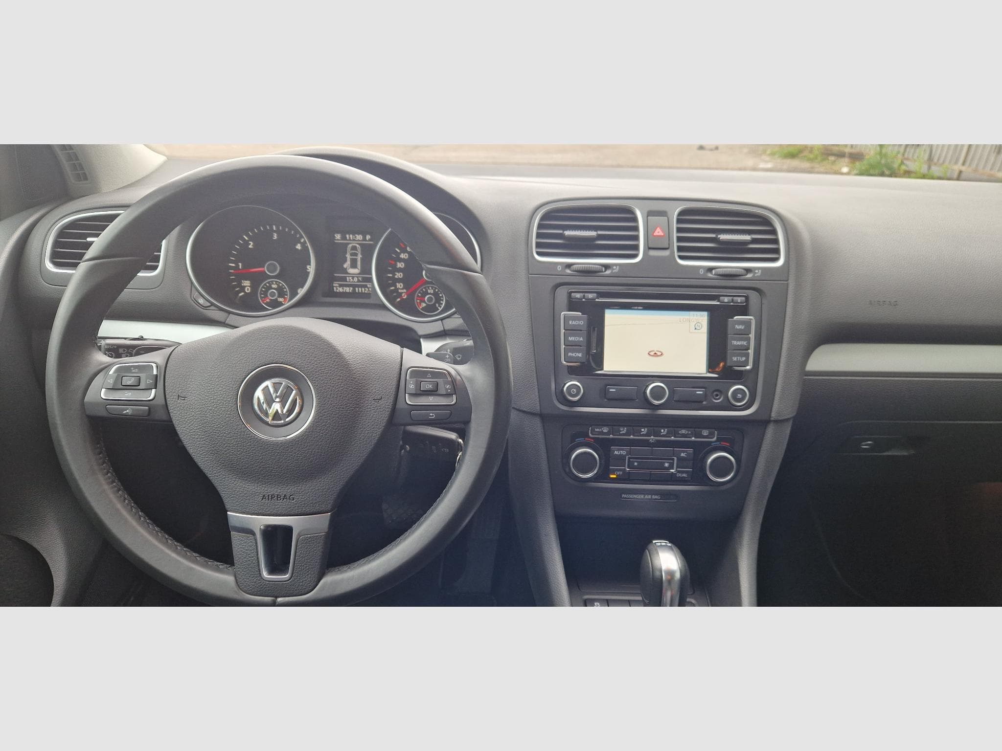 VW Golf VI 1.6 tdi DSG 105ch Highline (2011) - Photo 14