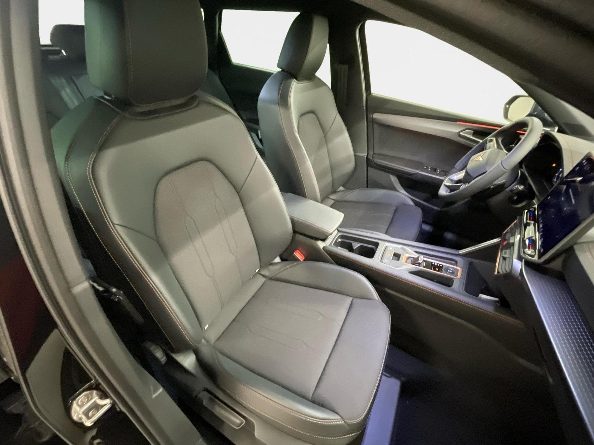 Cupra Leon Sportstourer (2026) - Photo 18