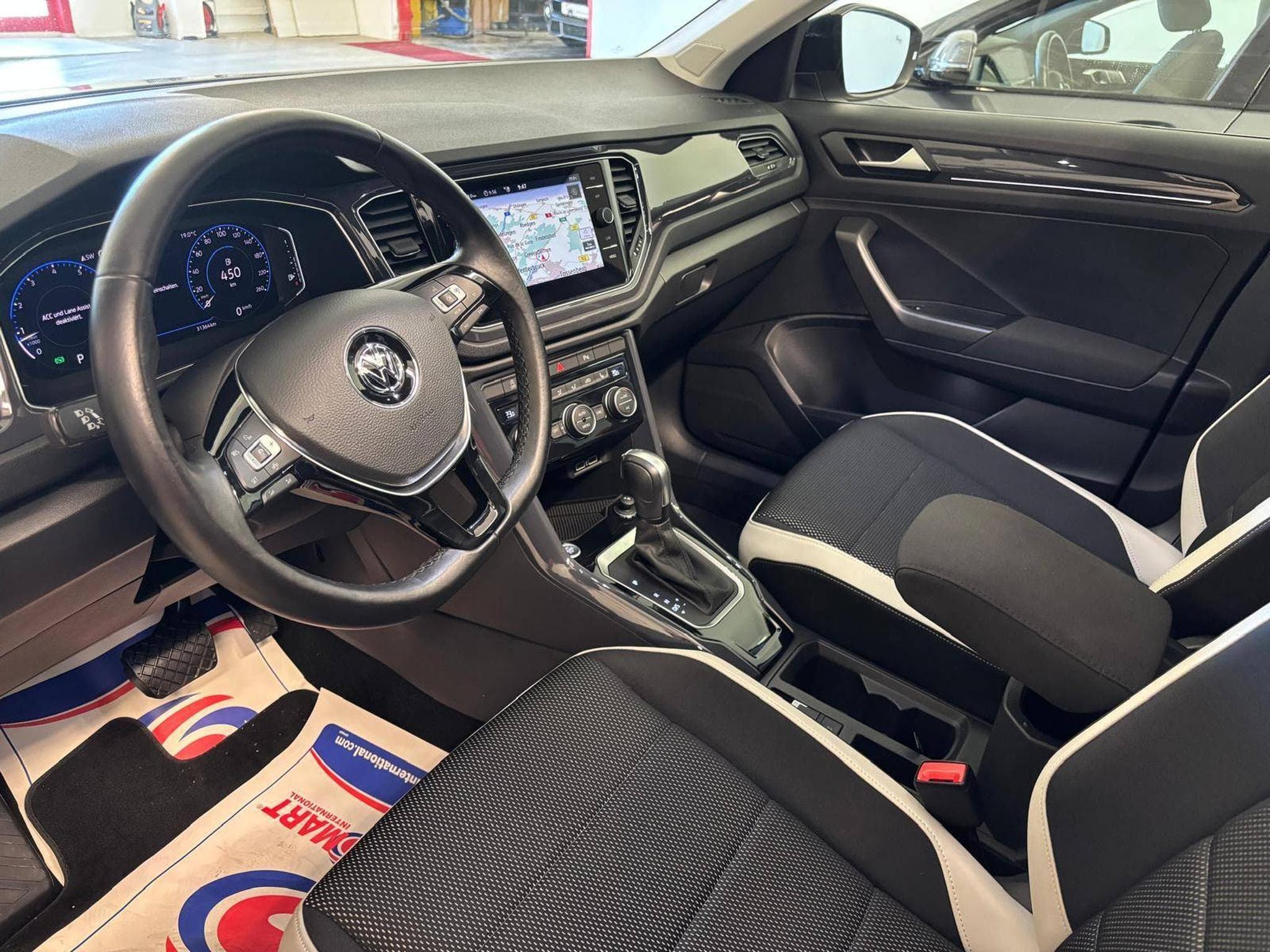 VW T-Roc sport (2019) - Photo 8
