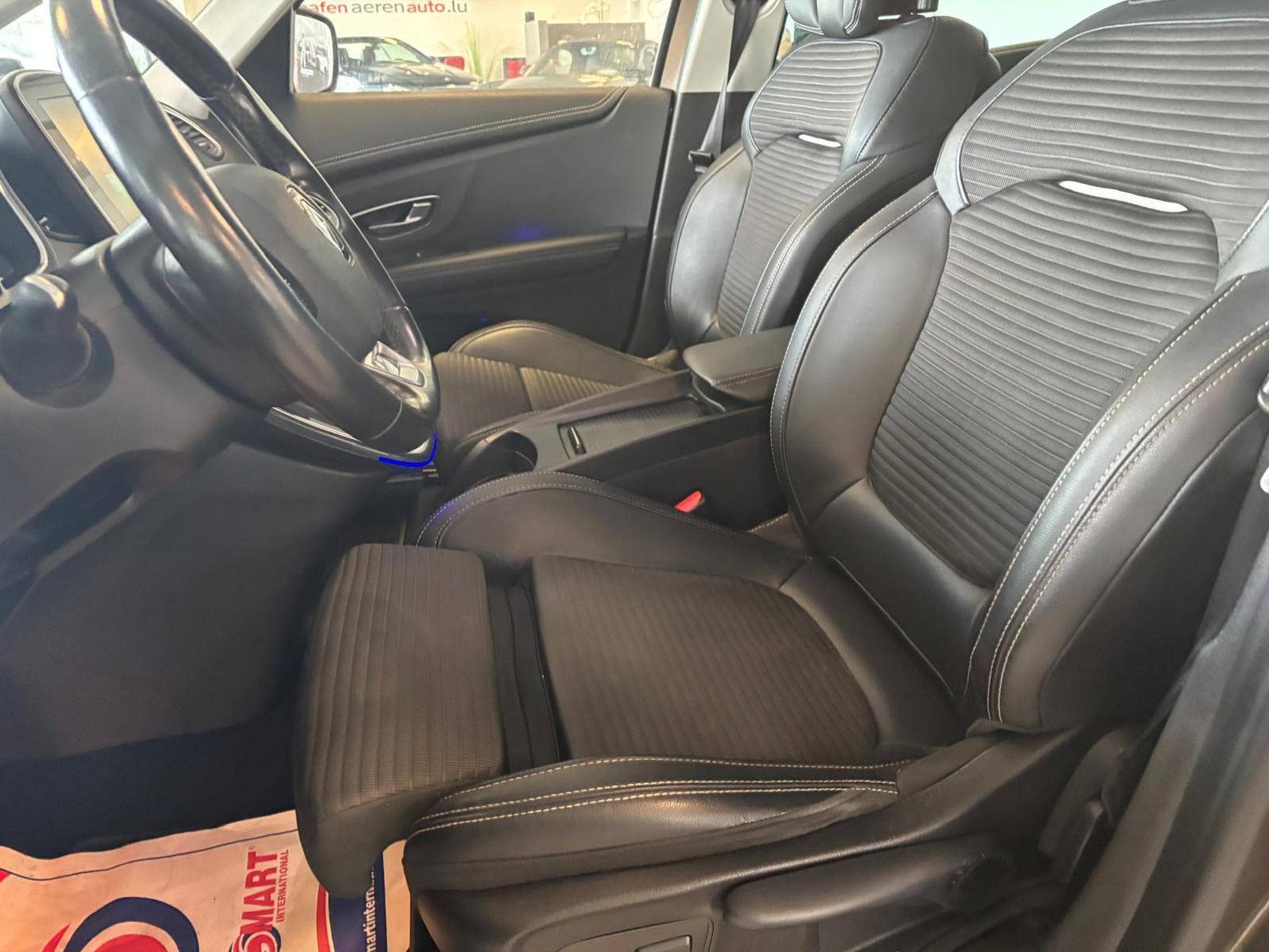 Renault Grand Scenic Bose (2017) - Photo 15
