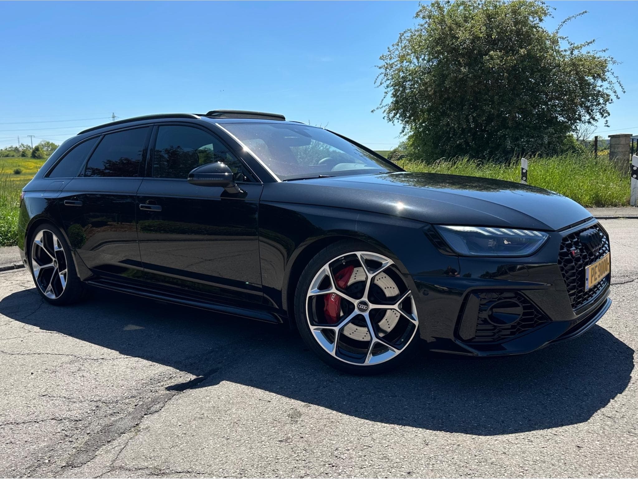 Audi RS4 Competition (2024) - Photo 1