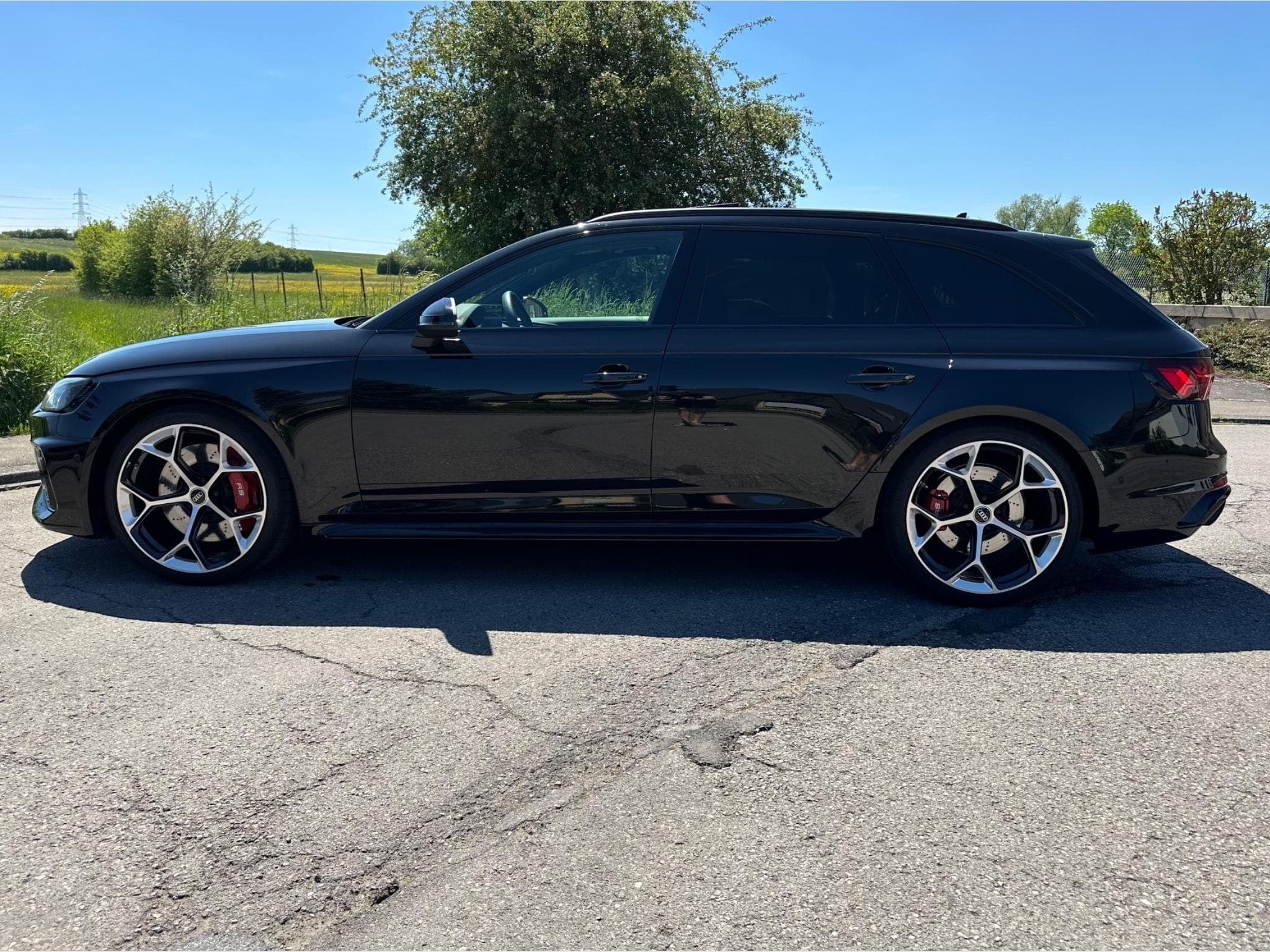 Audi RS4 Competition (2024) - Photo 2