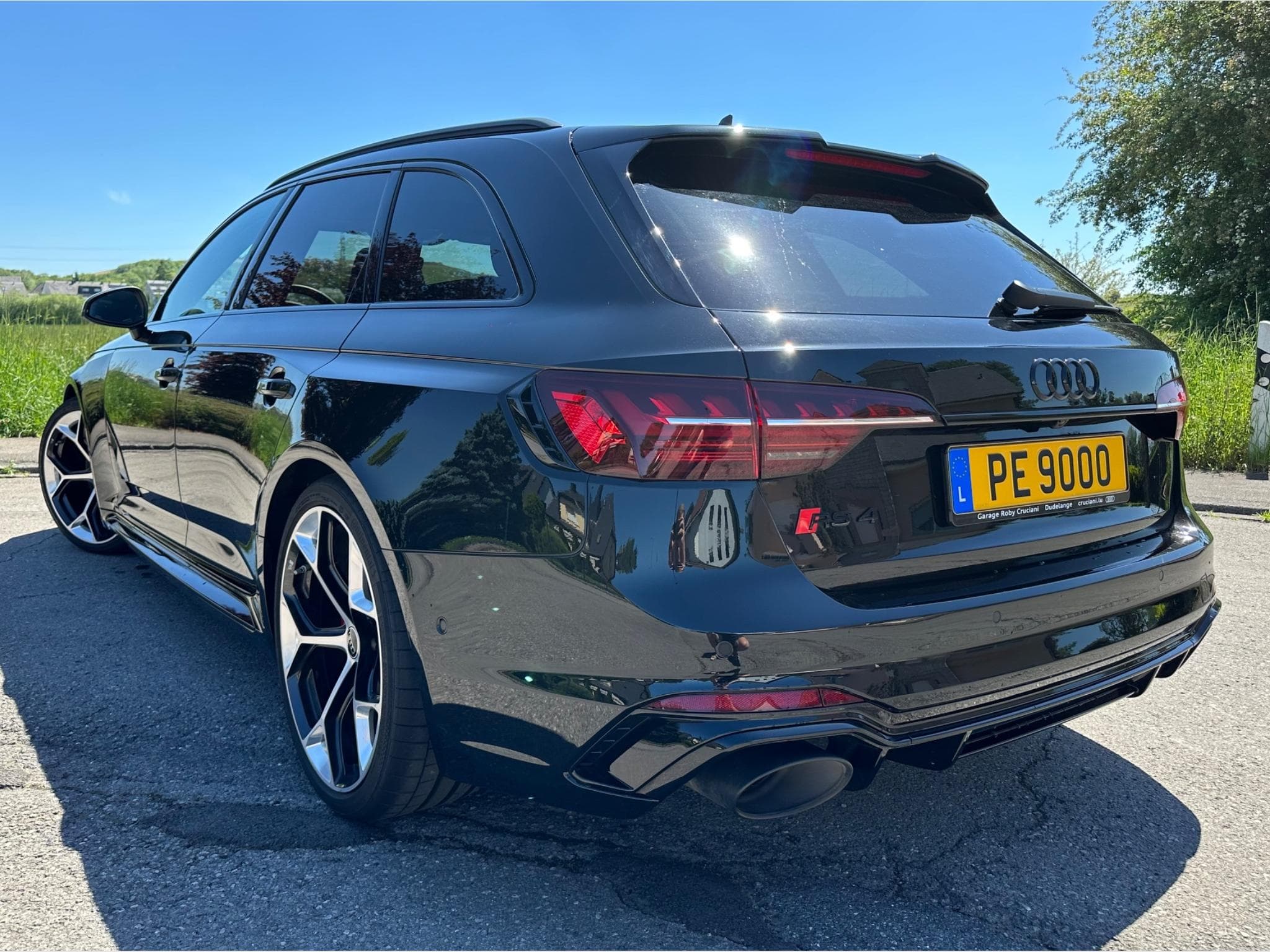 Audi RS4 Competition (2024) - Photo 3