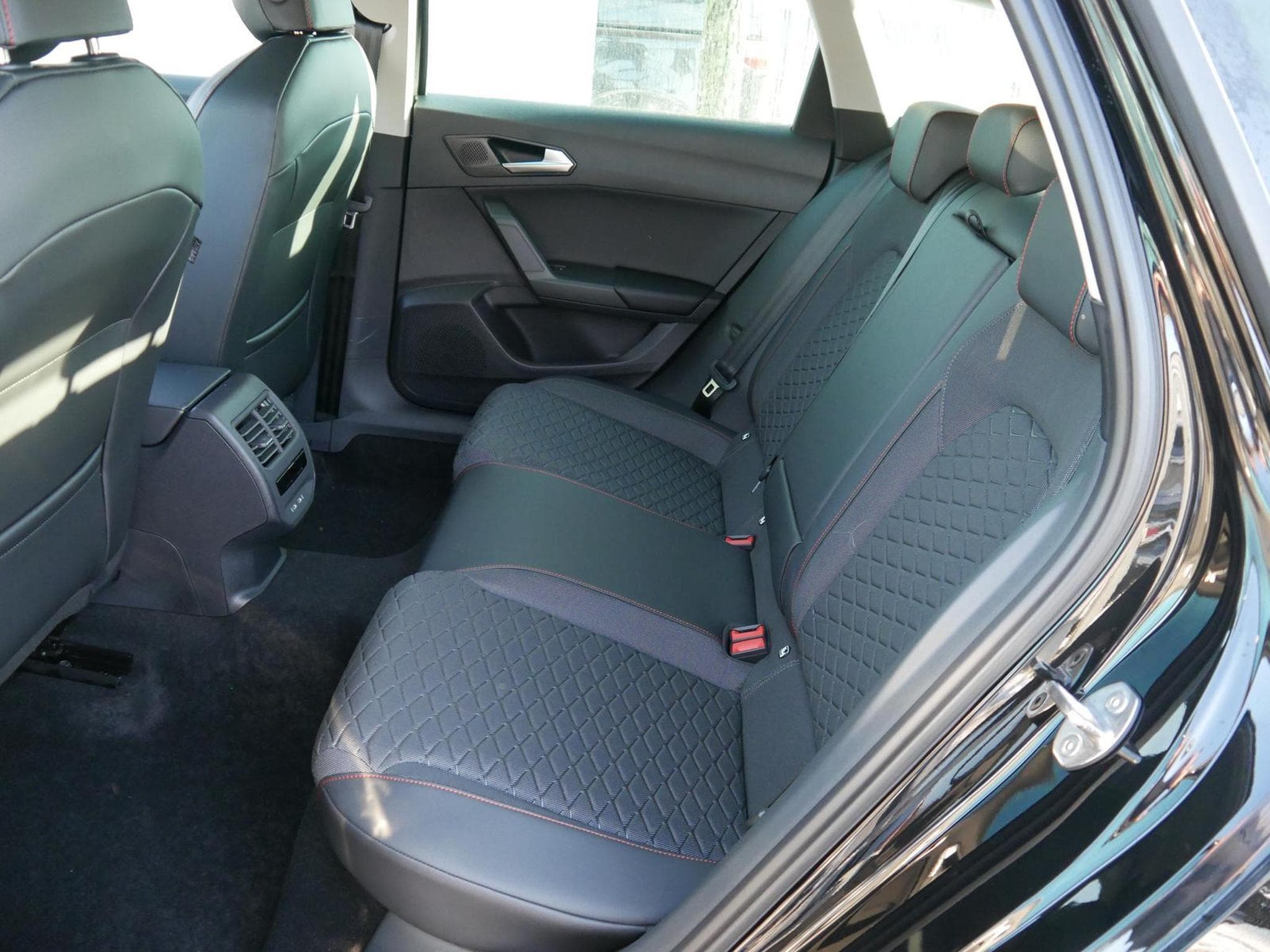 Seat Leon FR 1.5 eTSI (2025) - Photo 8