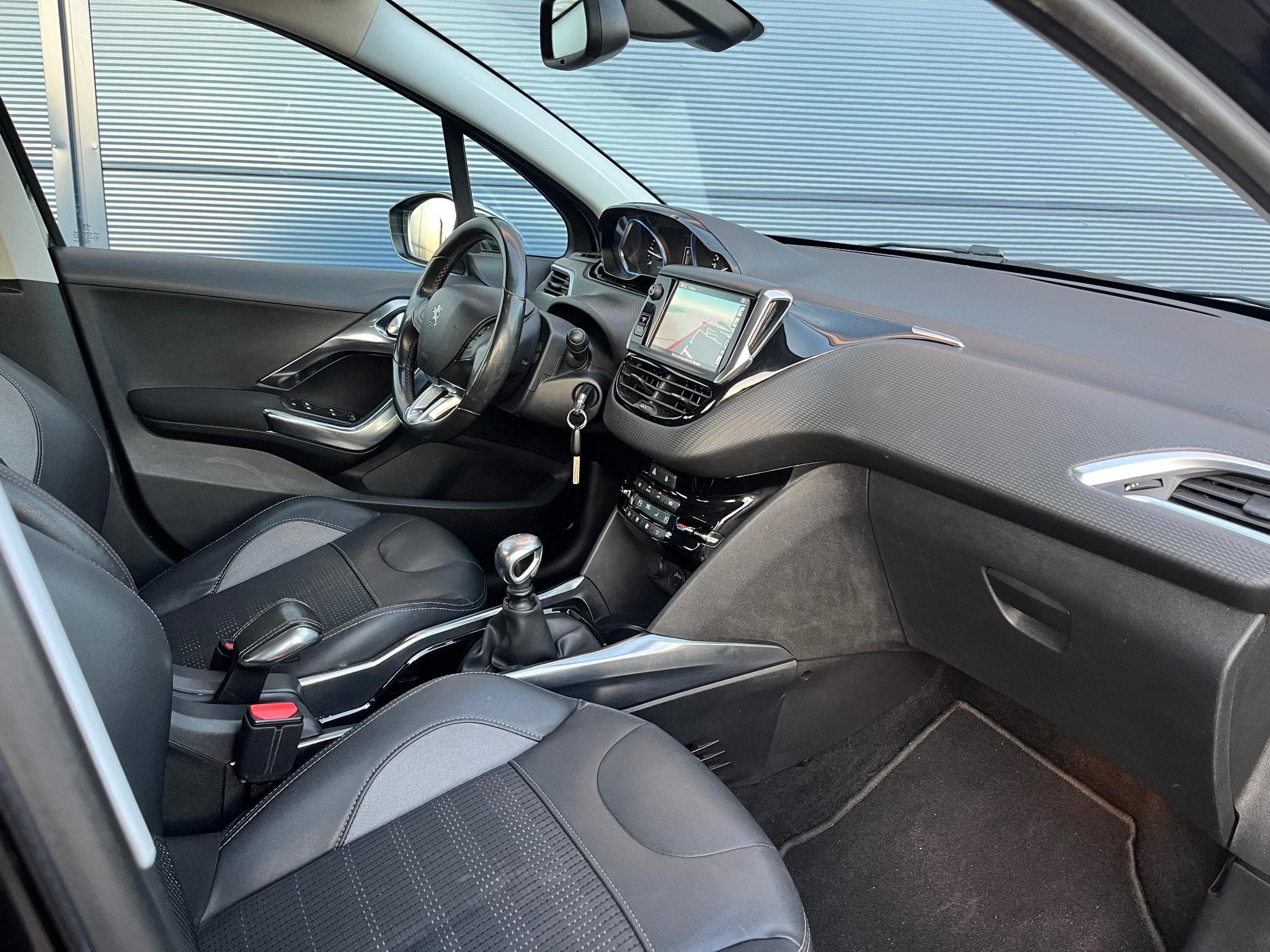 Peugeot 2008 1.6 E-HDI Allure (2014) - Photo 12