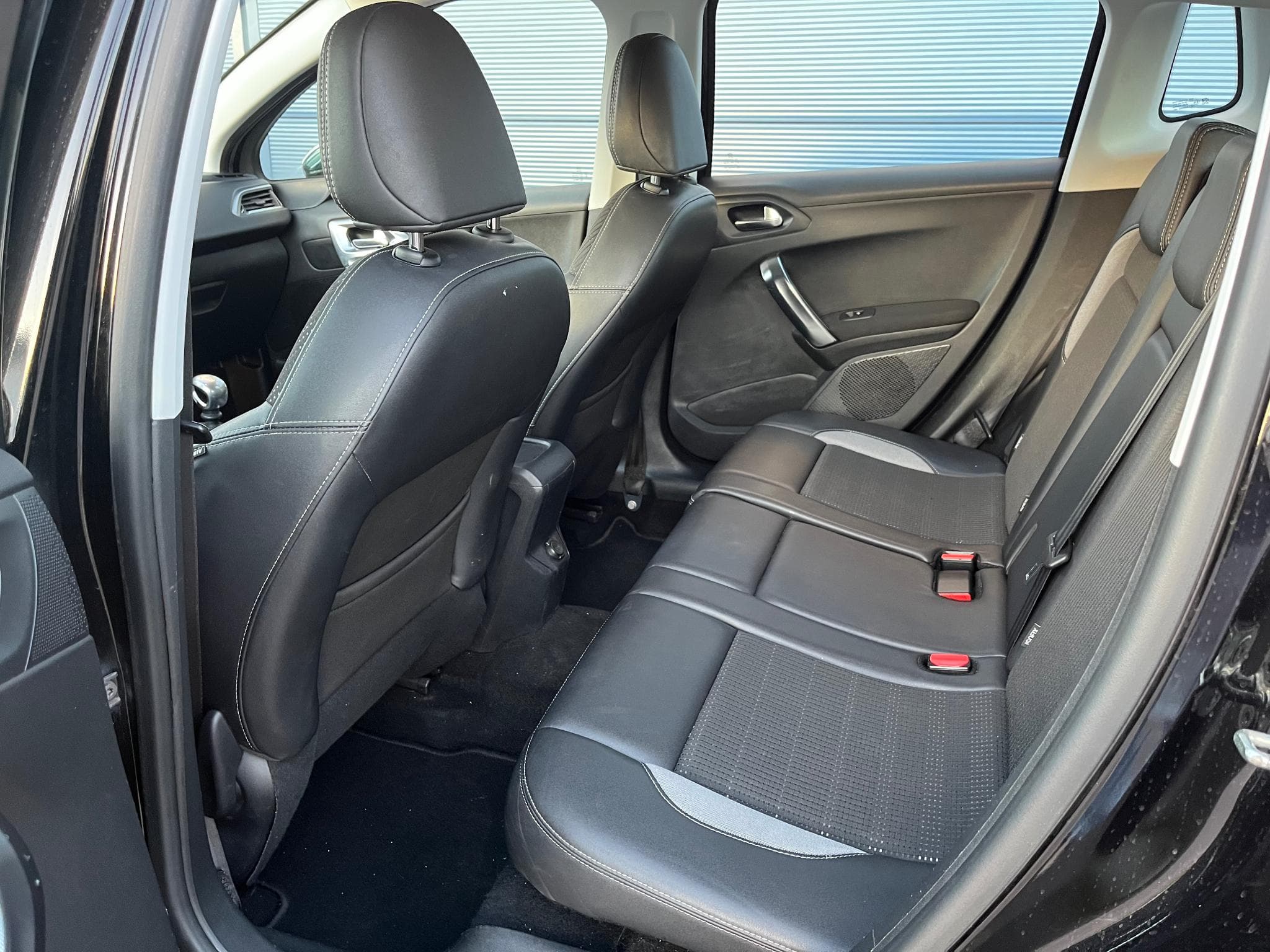 Peugeot 2008 1.6 E-HDI Allure (2014) - Photo 13