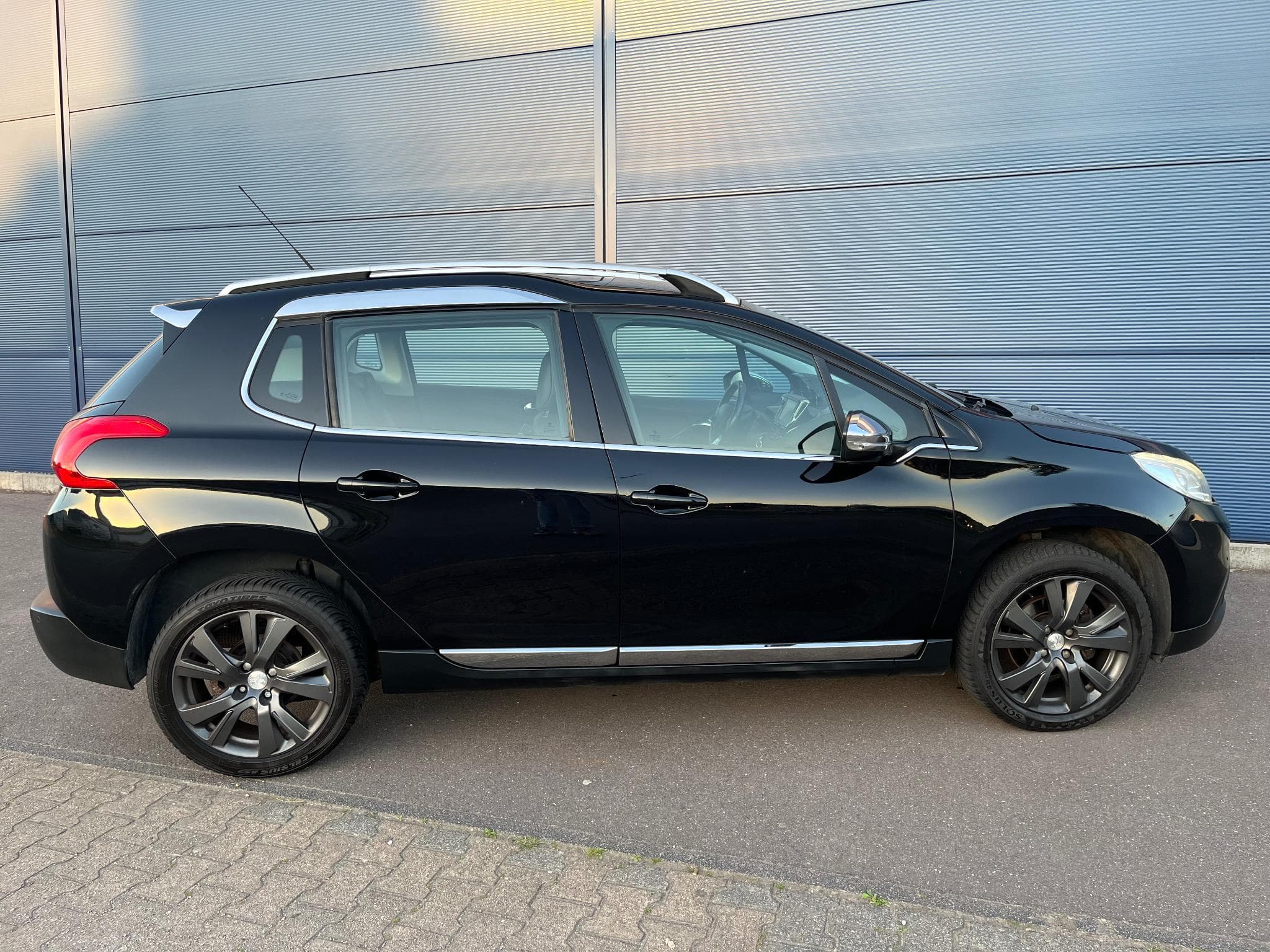 Peugeot 2008 1.6 E-HDI Allure (2014) - Photo 6