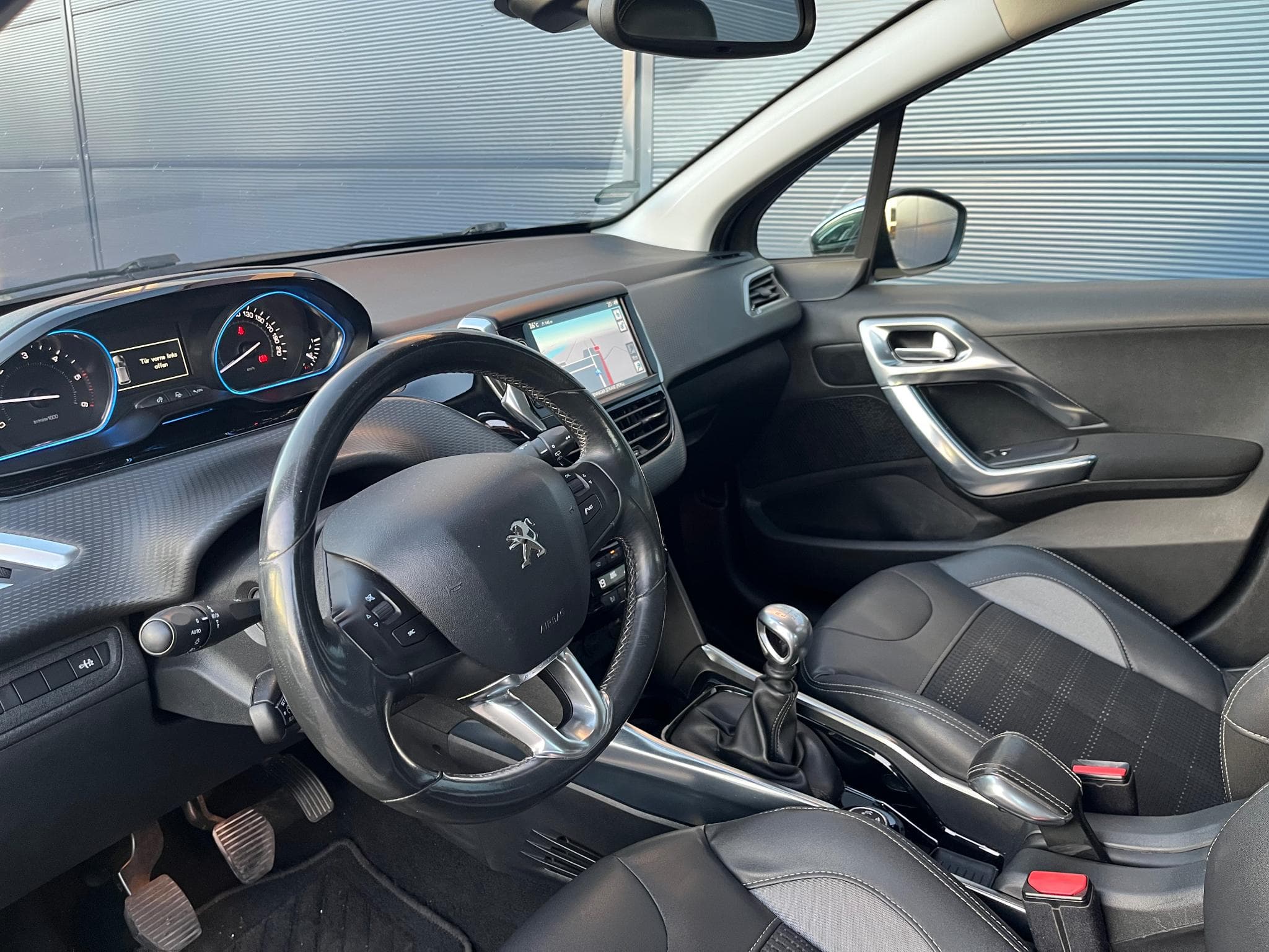 Peugeot 2008 1.6 E-HDI Allure (2014) - Photo 9