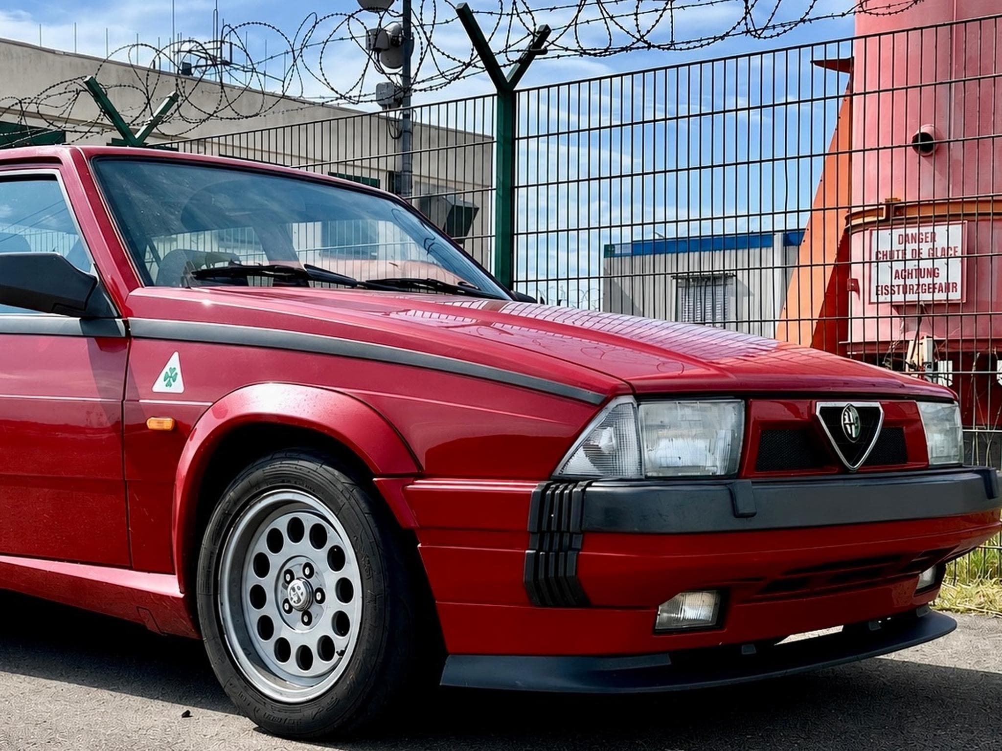Alfa-Romeo 75 3.0 QV Potentiata (1991) - Foto 13