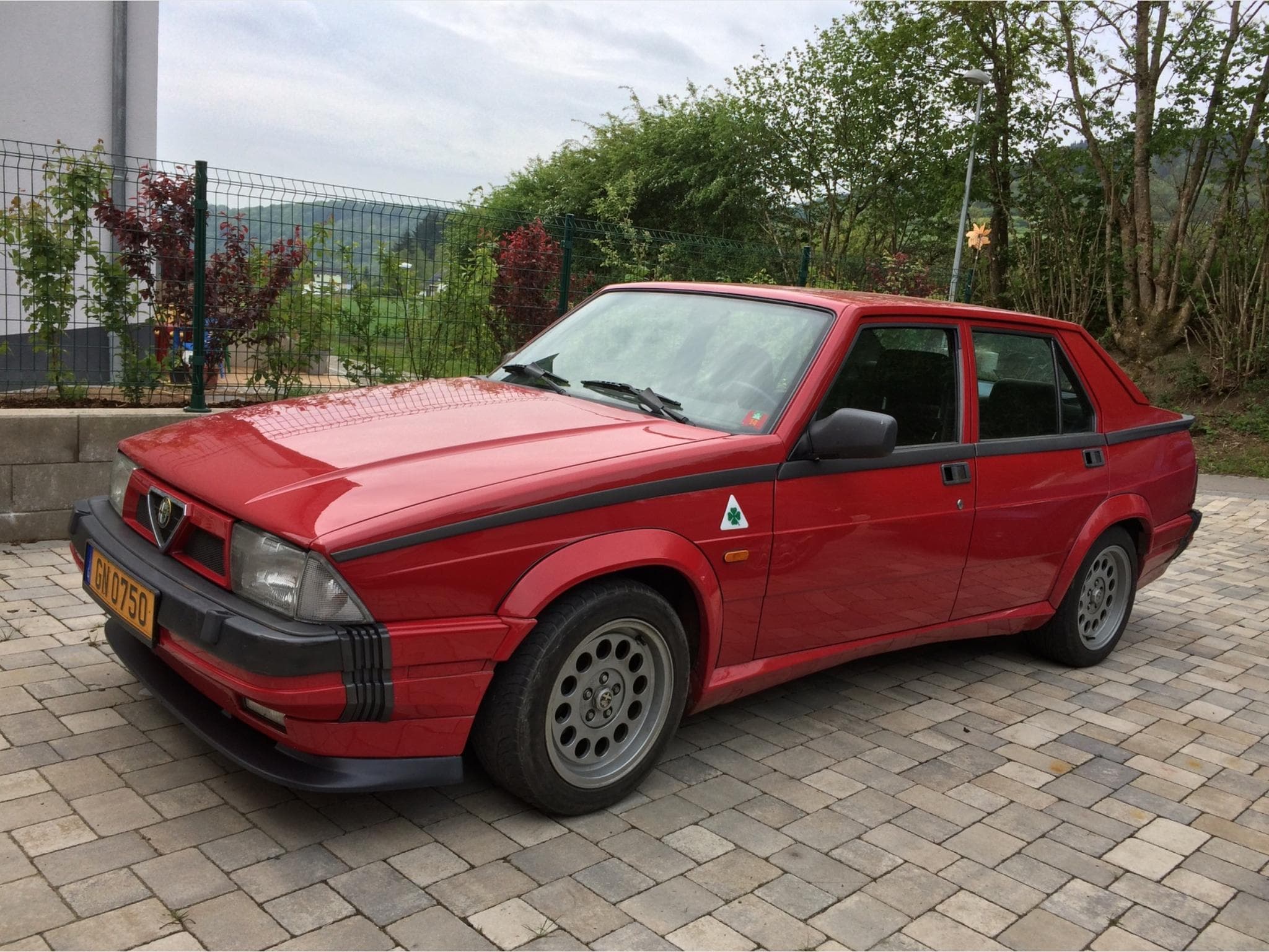 Alfa-Romeo 75 3.0 QV Potentiata (1991) - Foto 14