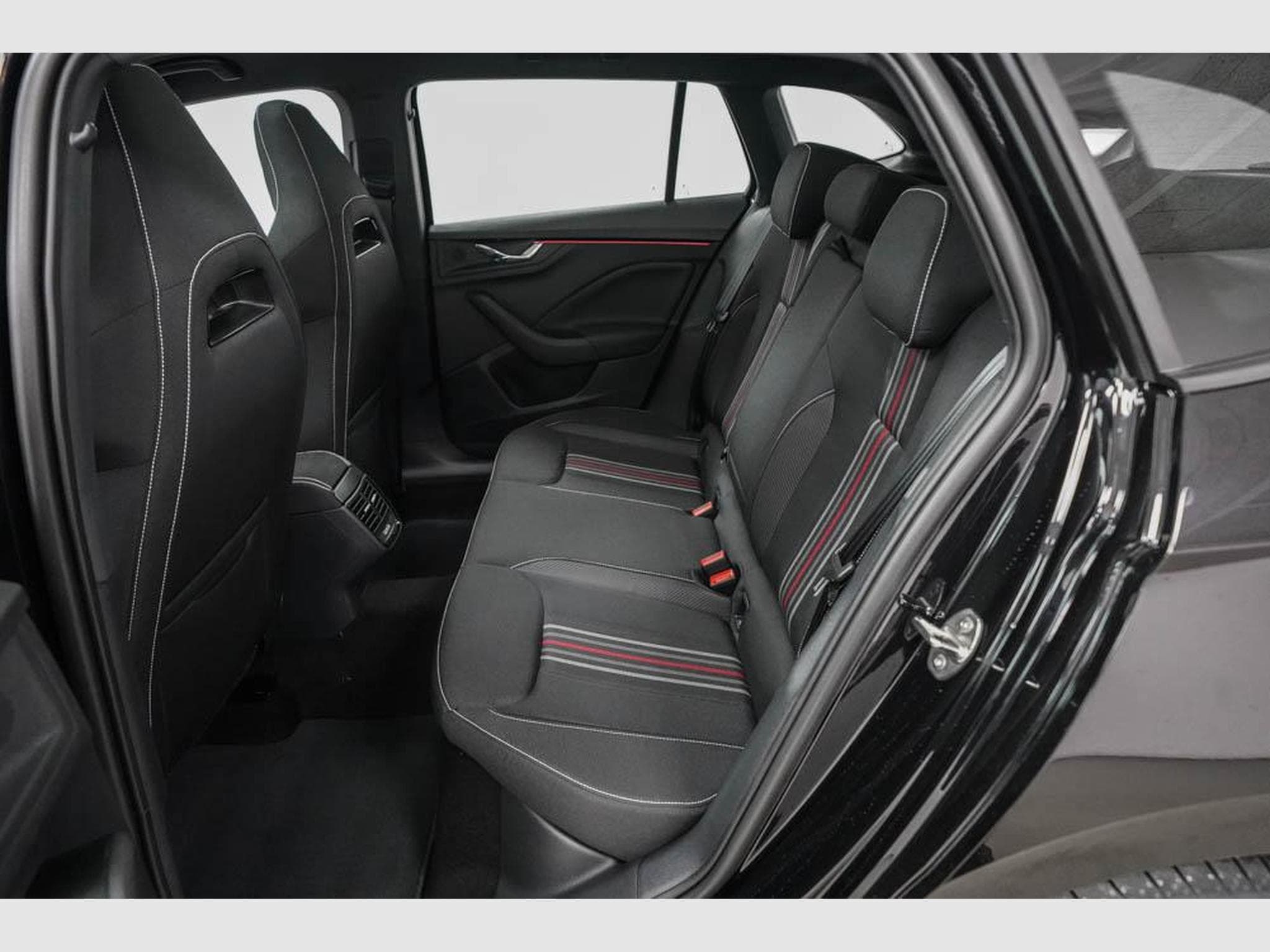 Skoda Scala 1,0 TSI DSG (2025) - Photo 15