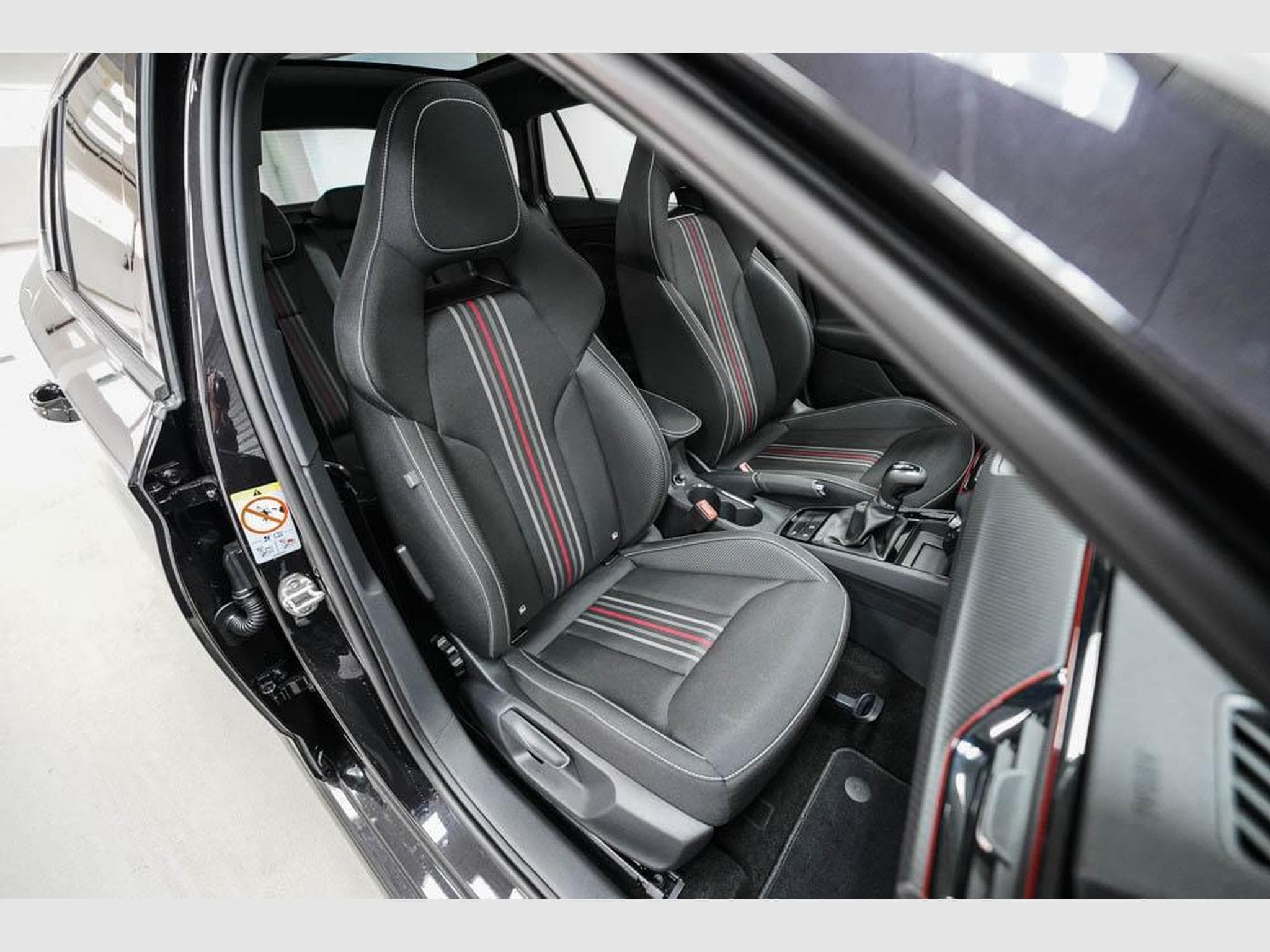 Skoda Scala 1,0 TSI DSG (2025) - Photo 19