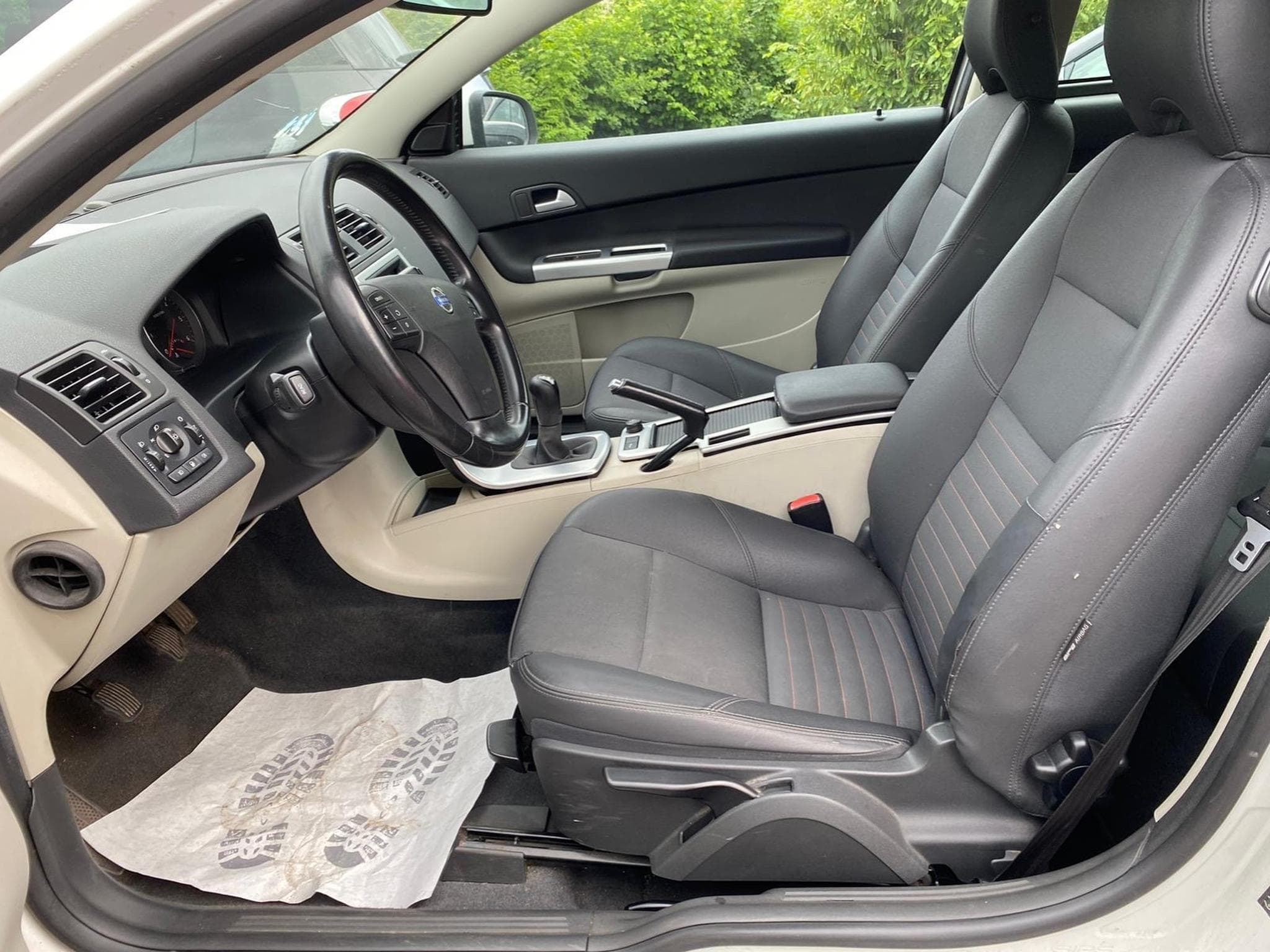 Volvo C30 1.6 d cdrive (2010) - Photo 3