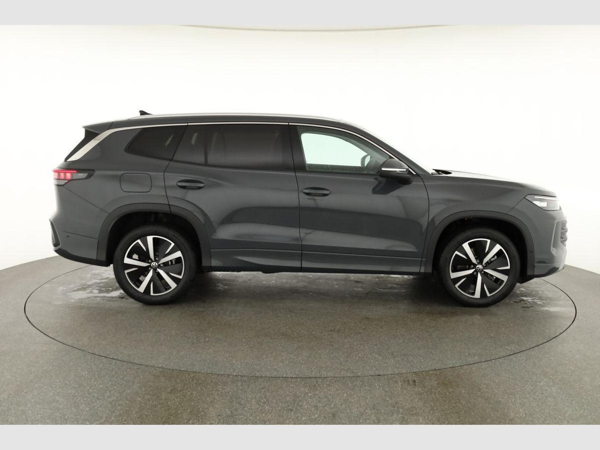 VW Tayron 1.5 TSI eHybrid 150 kW Life (2025) - Photo 23