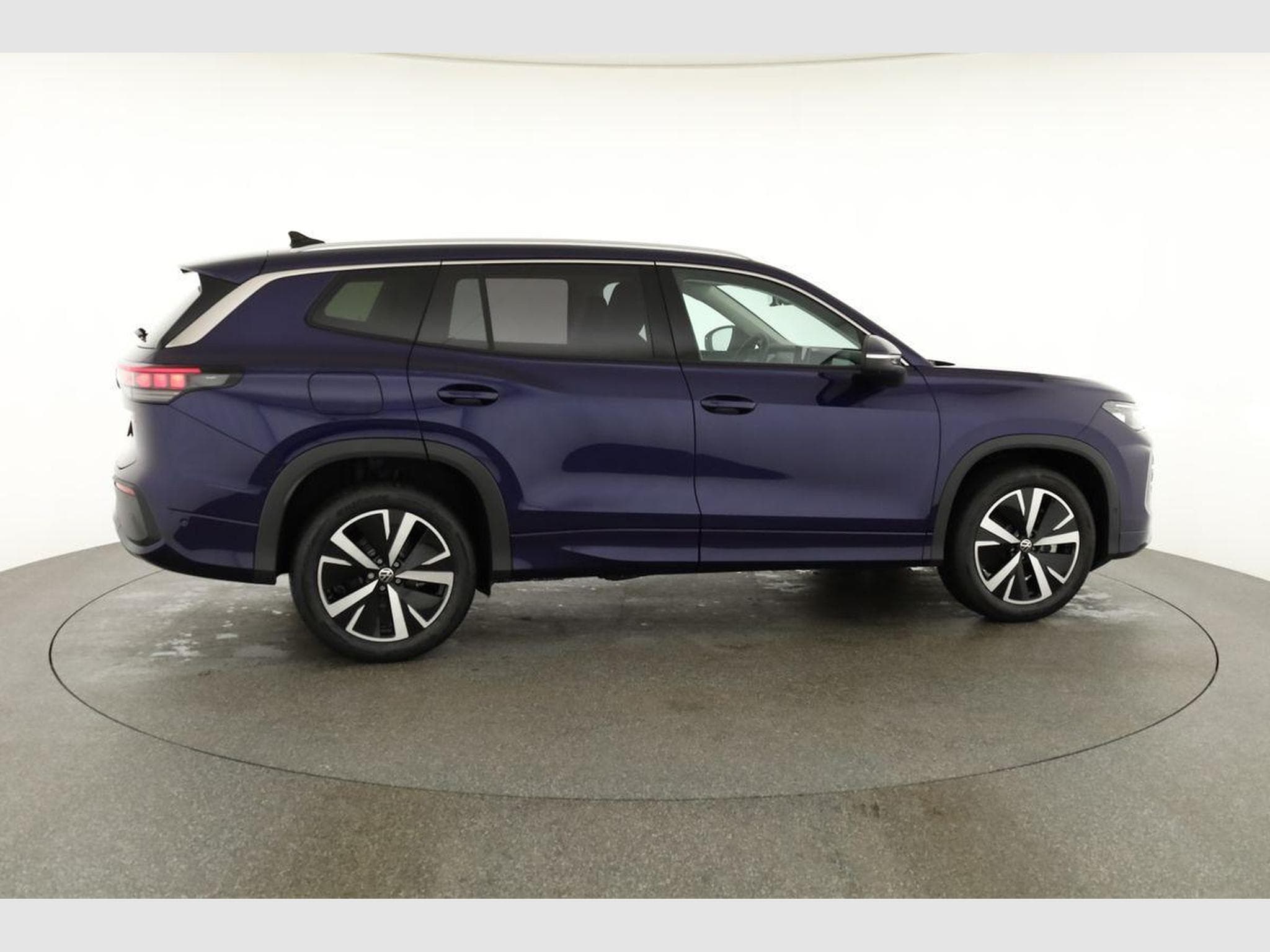 VW Tayron 1.5 TSI eHybrid 150 kW Life (2025) - Photo 22