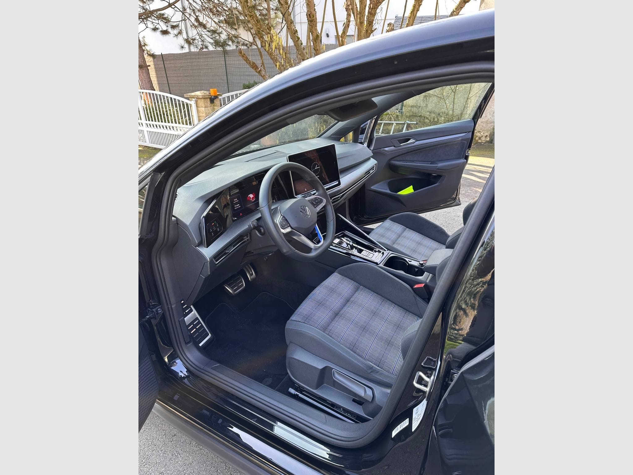 VW Golf Golf GTE 8 phase 2 272ch (2025) - Photo 6