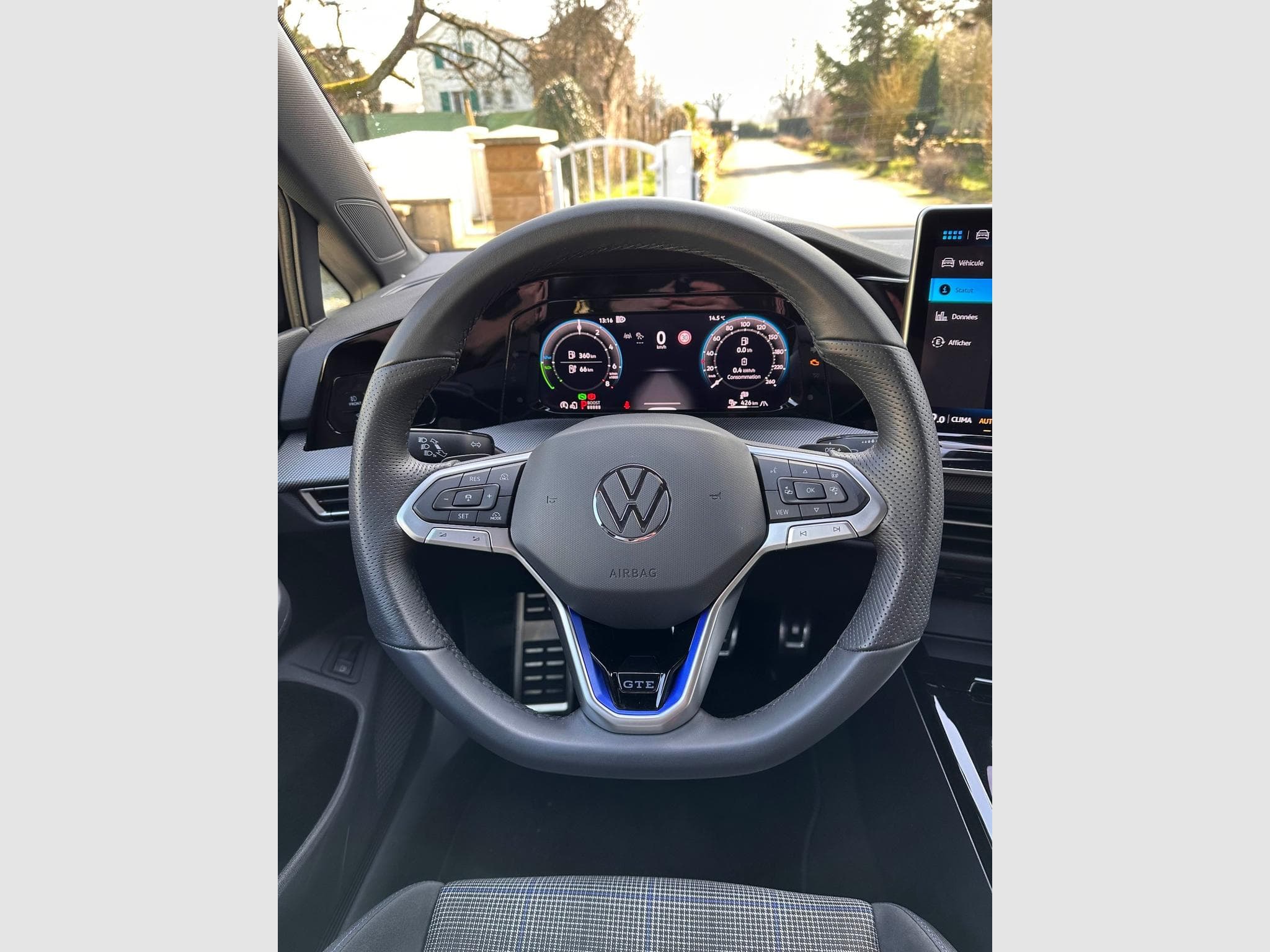 VW Golf Golf GTE 8 phase 2 272ch (2025) - Photo 8