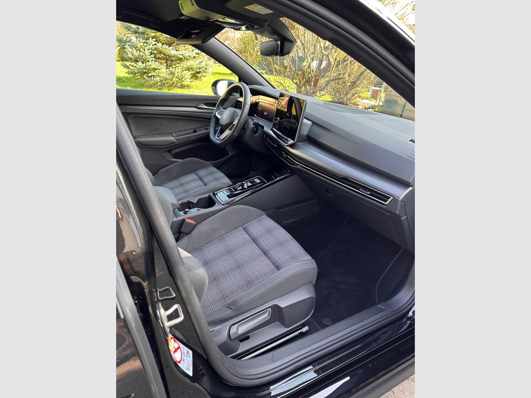 VW Golf Golf GTE 8 phase 2 272ch (2025) - Photo 11