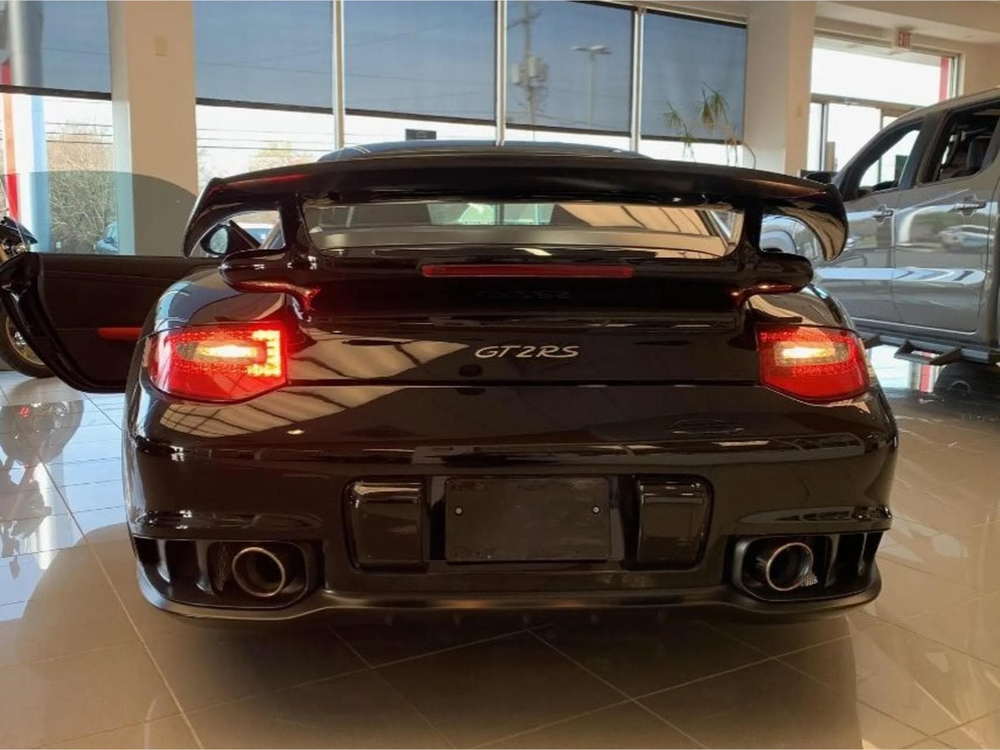Porsche 911 GT2 RS (2011) - Photo 2