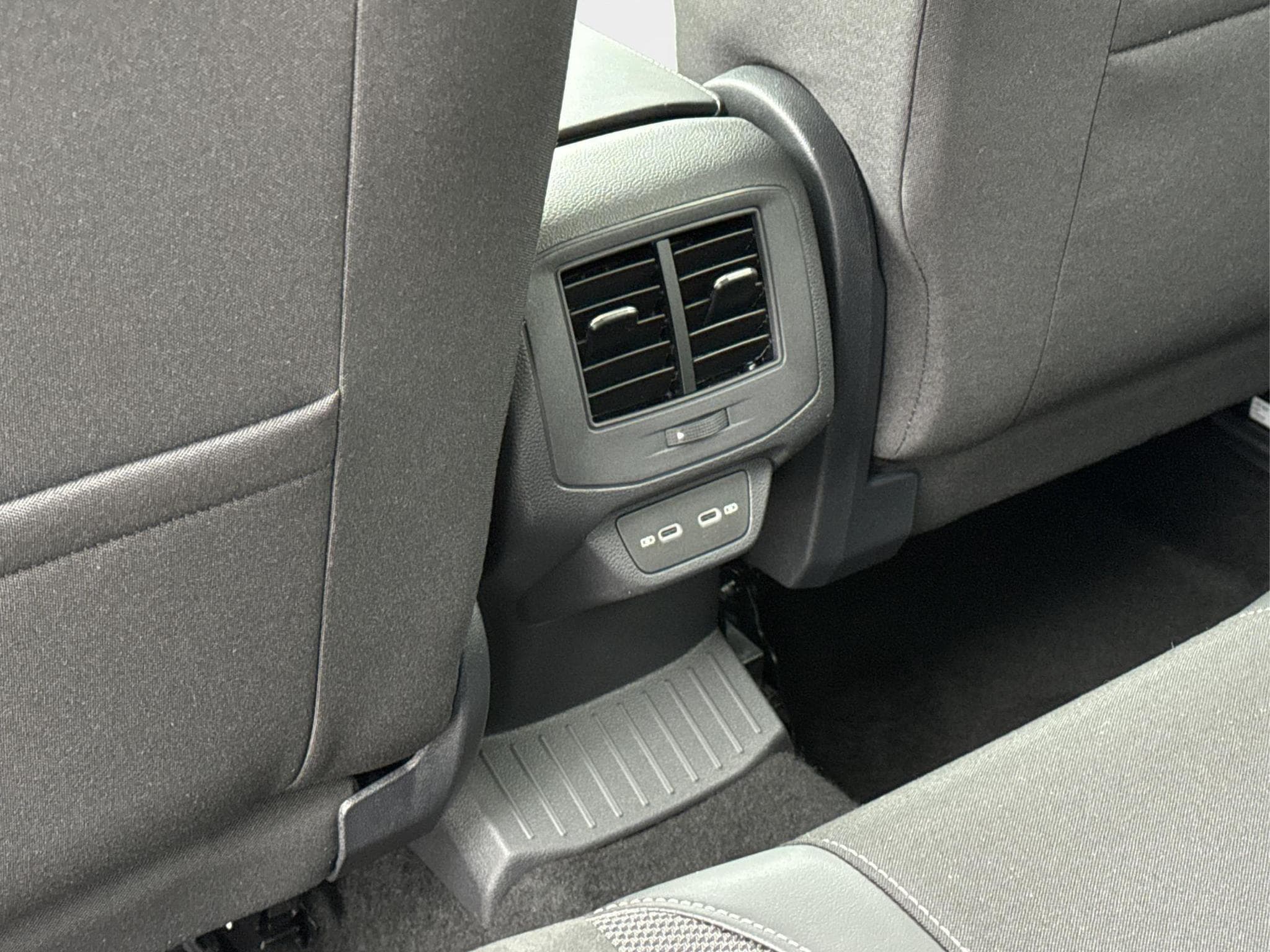 VW T-Roc Limited (2026) - Photo 17