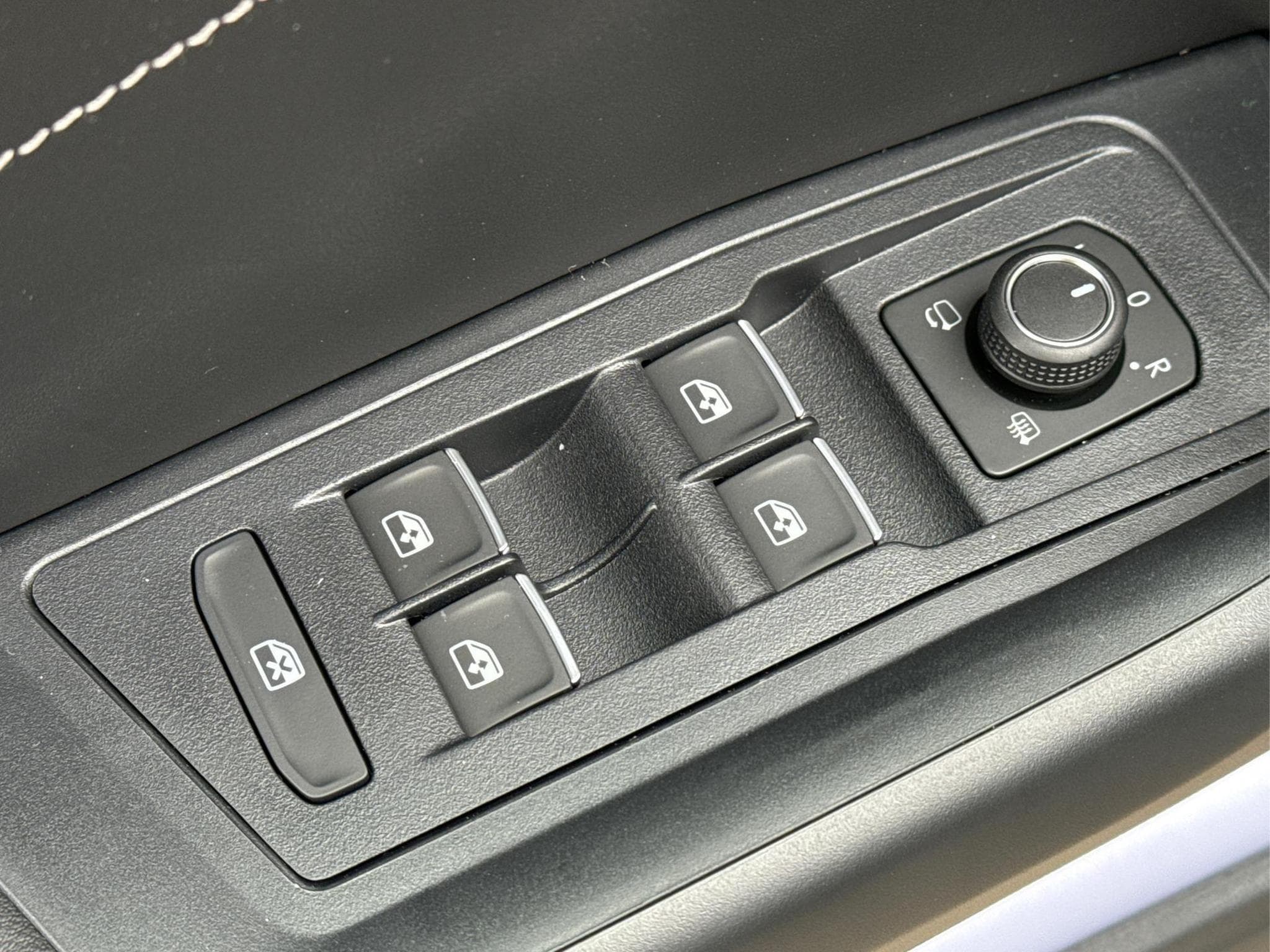 VW T-Roc Limited (2026) - Photo 18