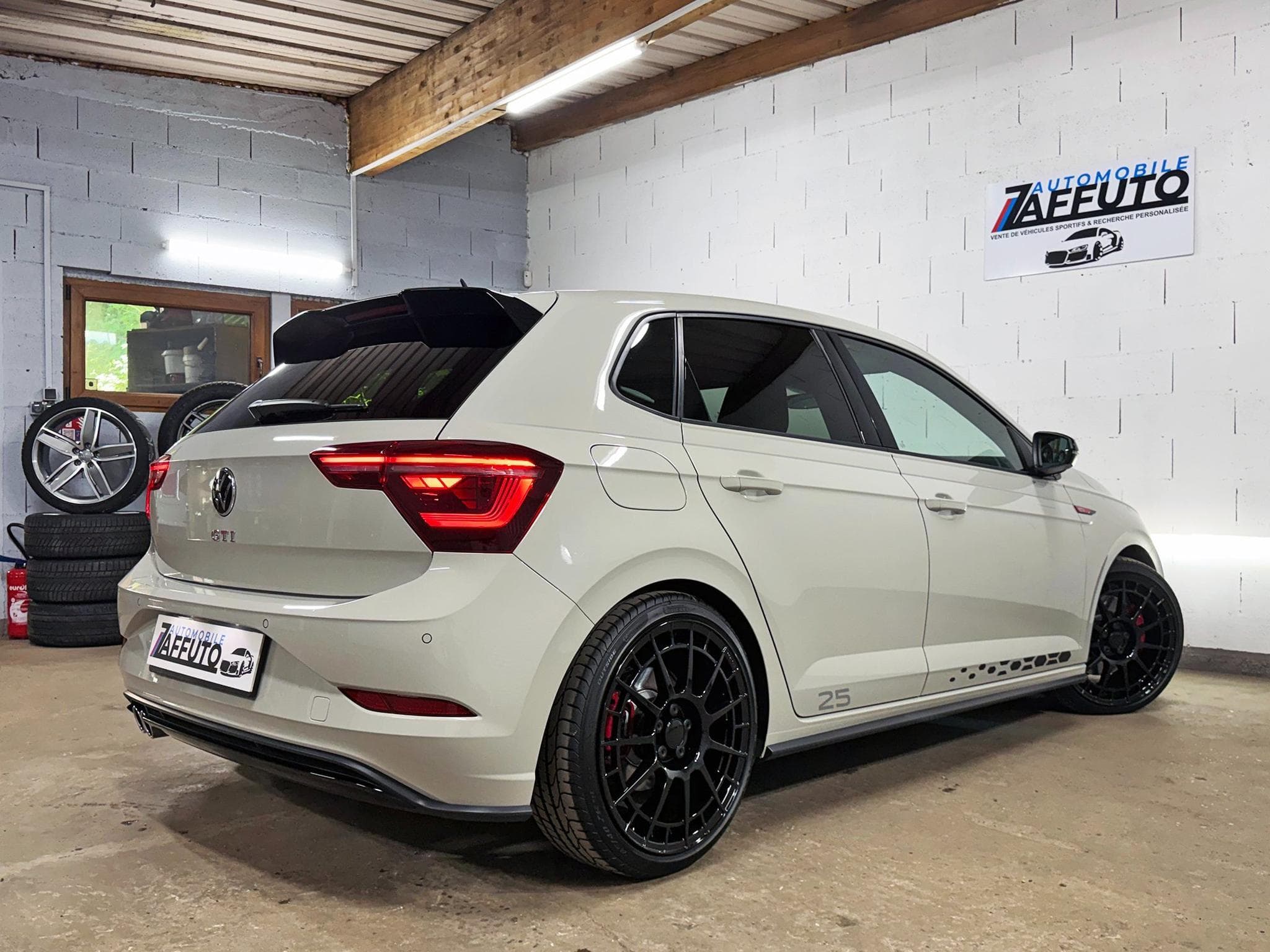 VW Polo GTI 2L TSI 207ch Édition 25 (2024) - Foto 2