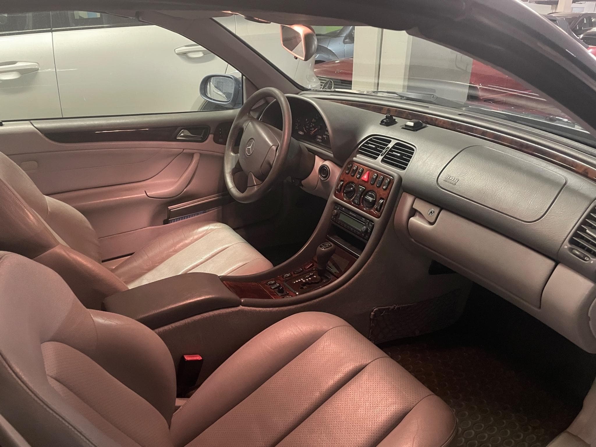Mercedes CLK 200 Elegance (1999) - Photo 3