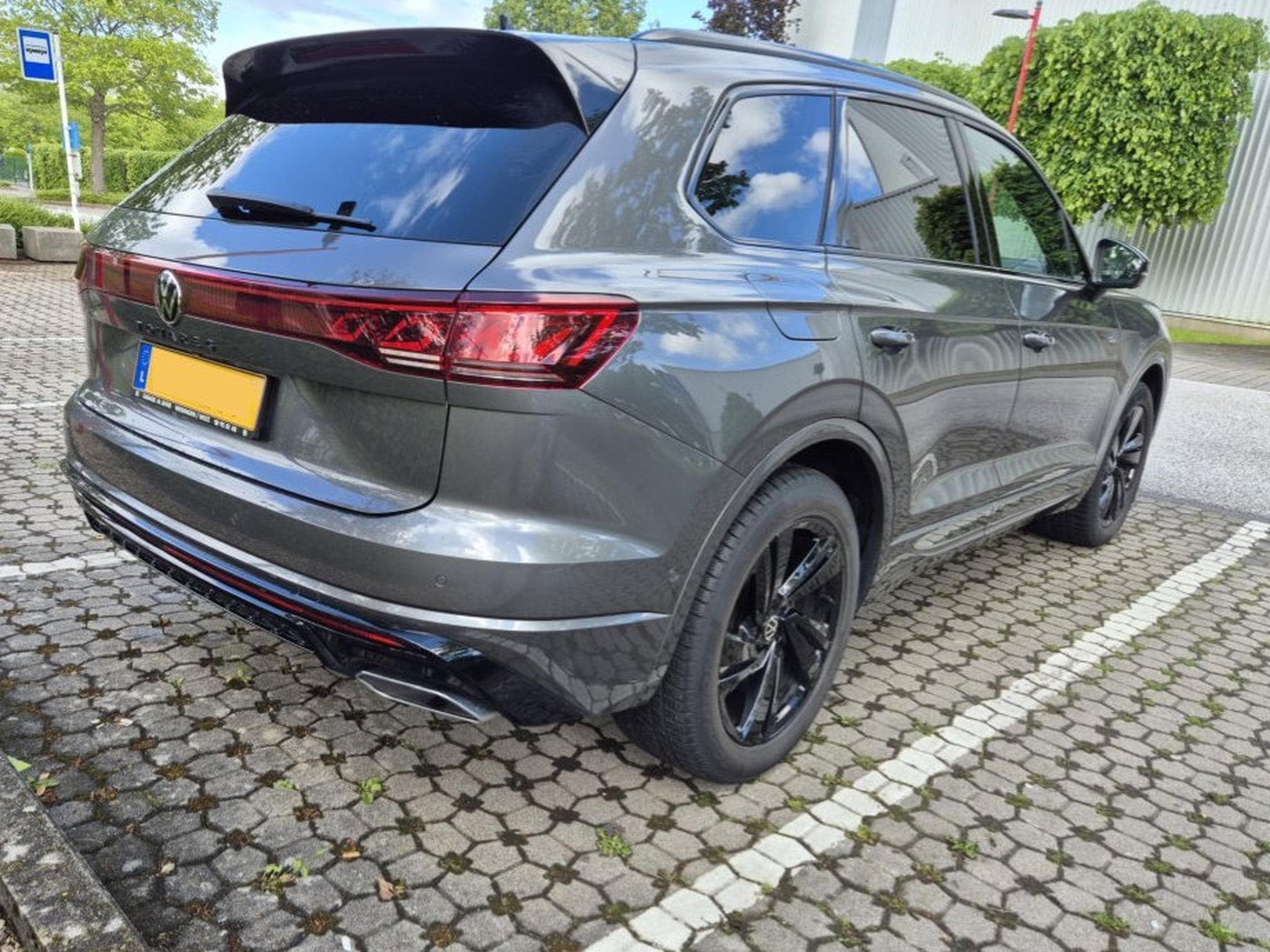 VW Touareg R-Line (2025) - Photo 5