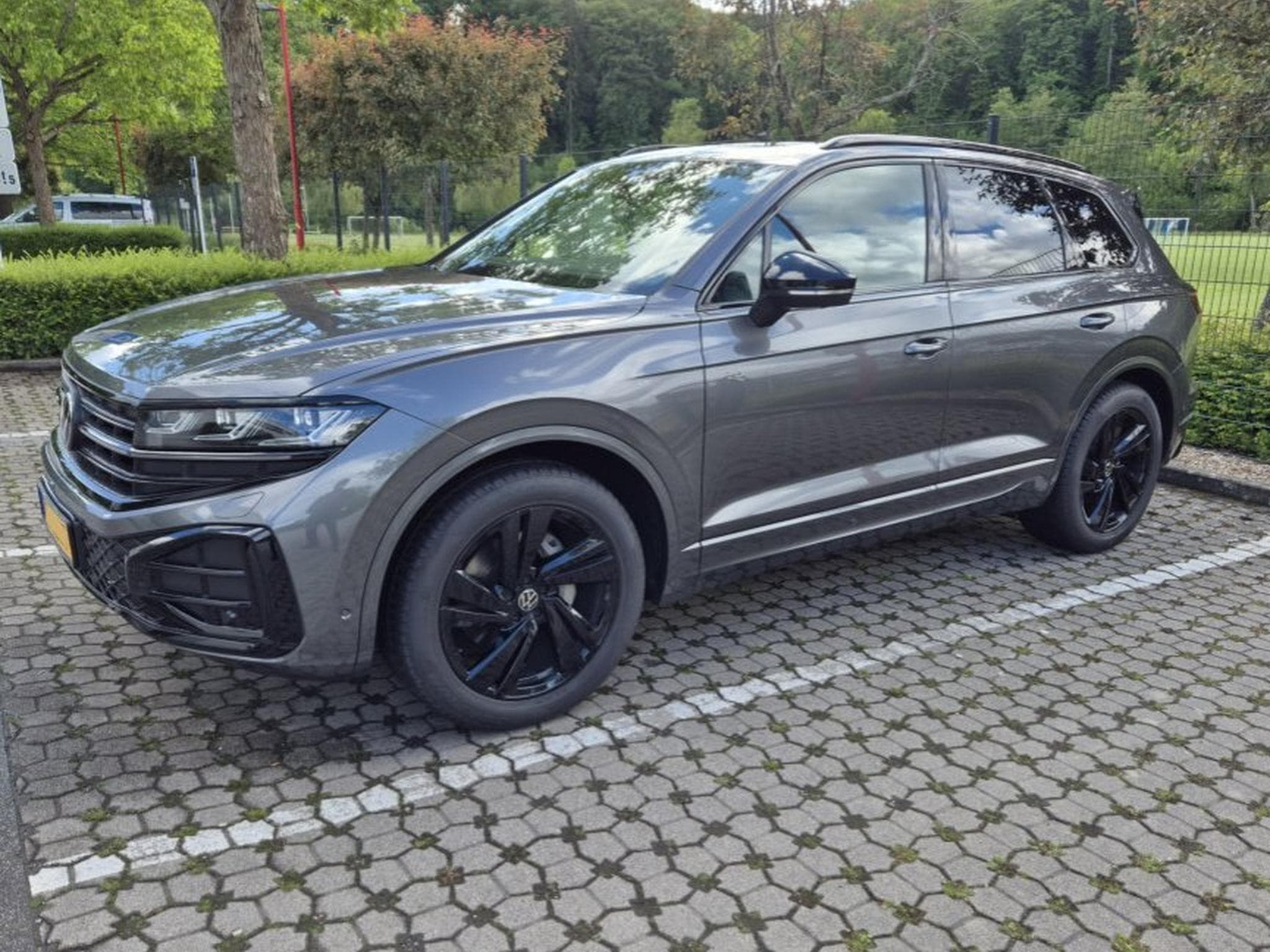 VW Touareg R-Line (2025) - Photo 9