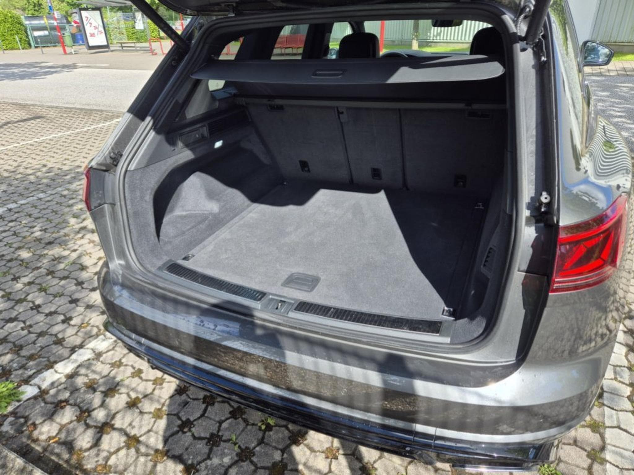 VW Touareg R-Line (2025) - Photo 10