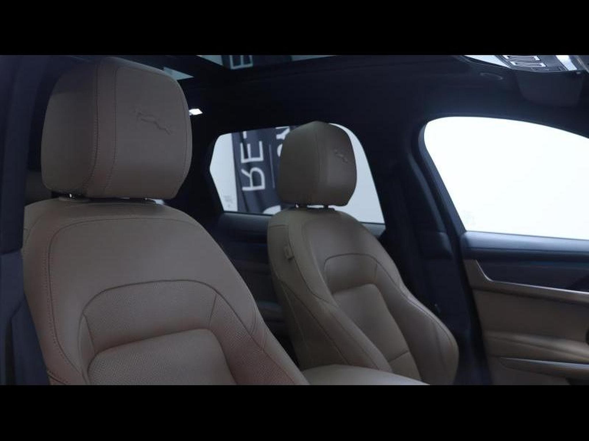 Jaguar F-Pace P400e SE (2022) - Foto 11