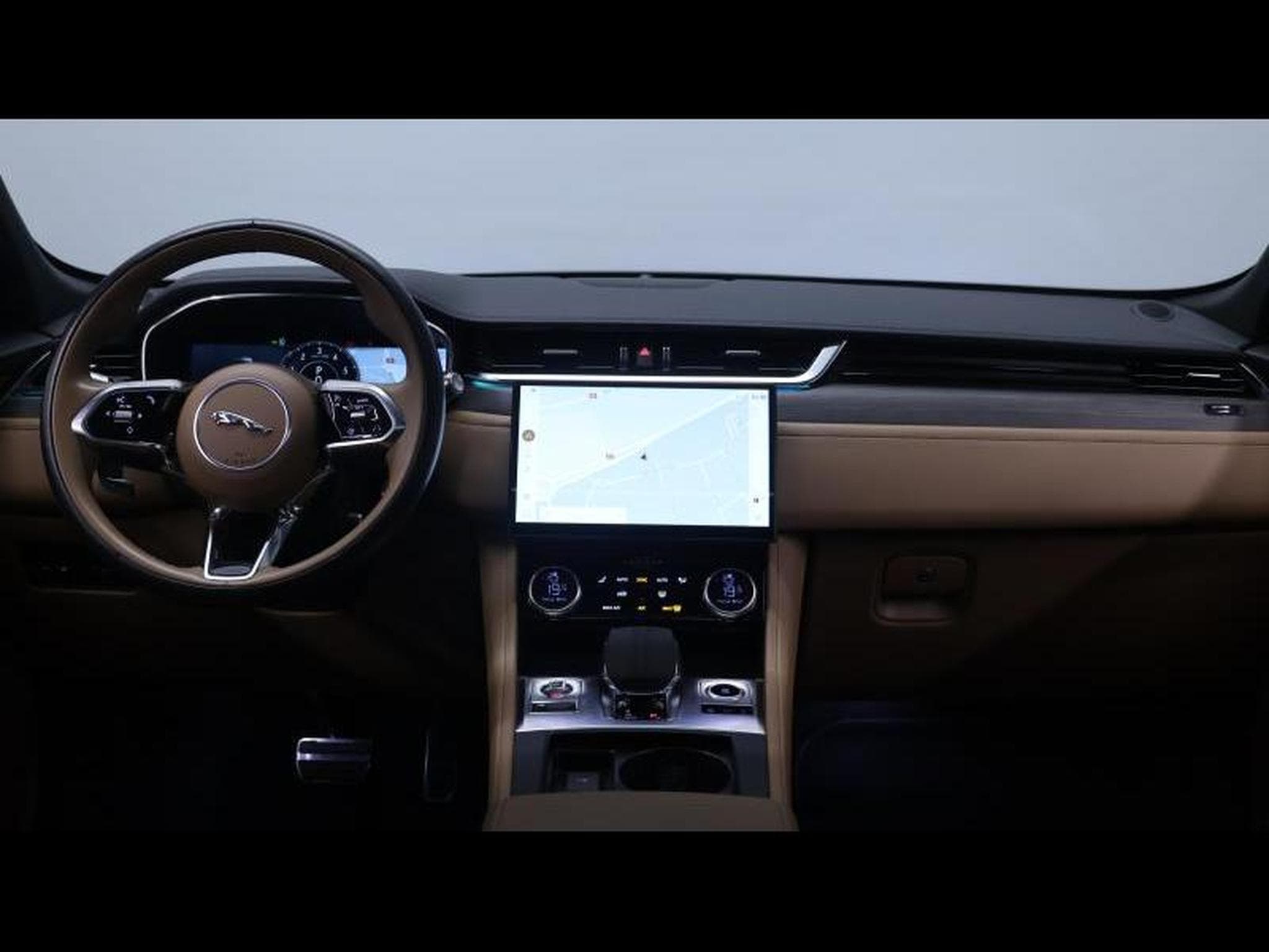 Jaguar F-Pace P400e SE (2022) - Foto 13